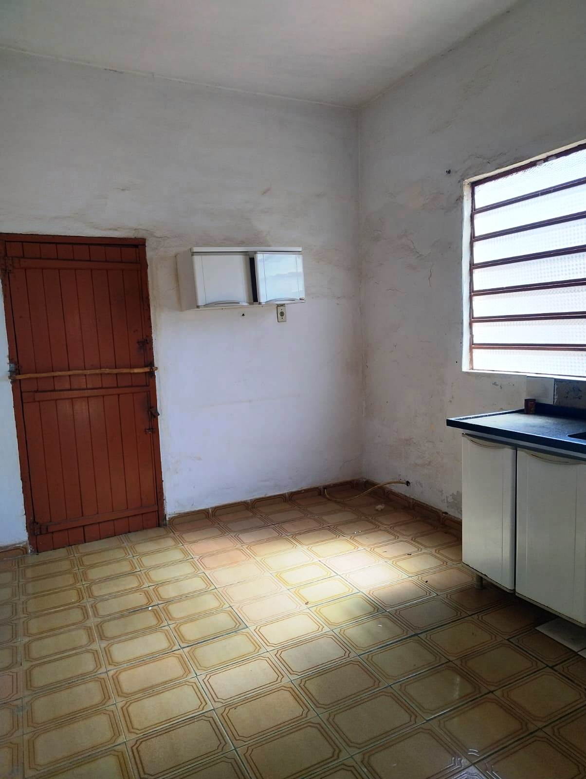 DUAS CASAS NO MESMO TERRENO NO JARDIM GUANABARA