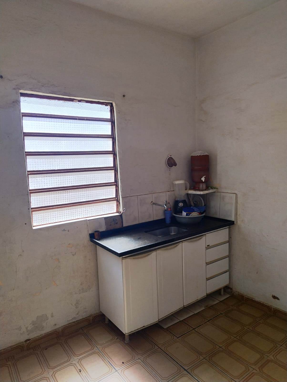 DUAS CASAS NO MESMO TERRENO NO JARDIM GUANABARA
