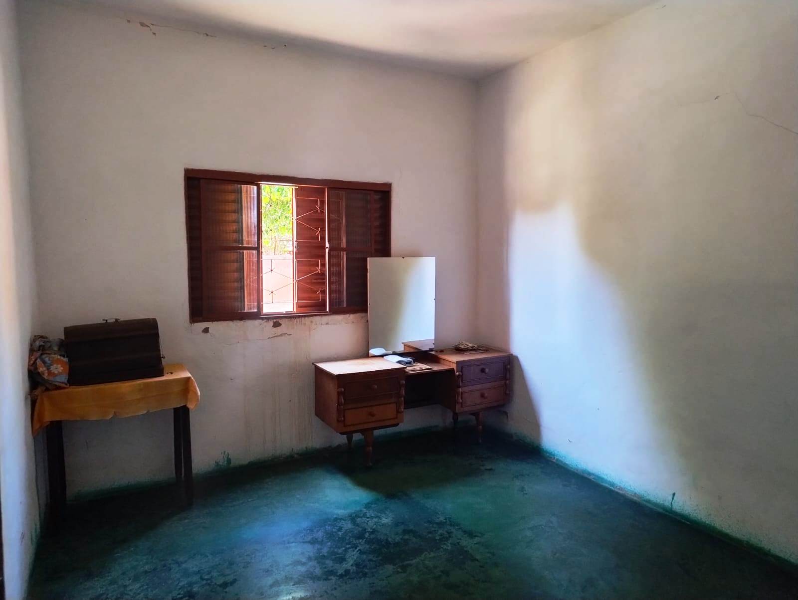 DUAS CASAS NO MESMO TERRENO NO JARDIM GUANABARA
