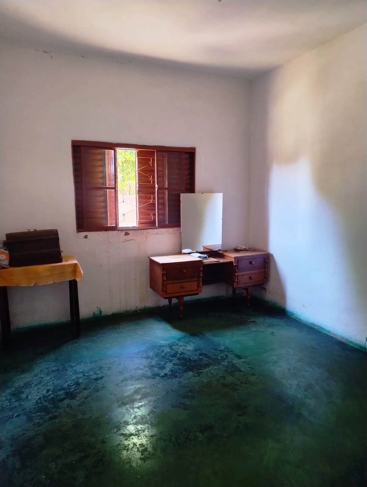 DUAS CASAS NO MESMO TERRENO NO JARDIM GUANABARA