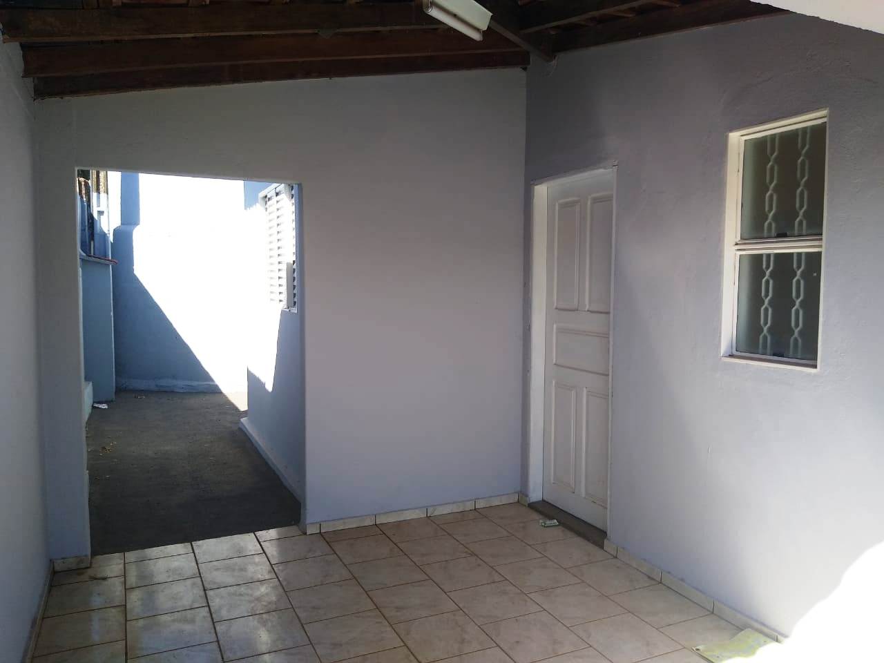 ÓTIMA CASA COM TRÊS DORMITÓRIOS PERTO DA MEZZALUNA