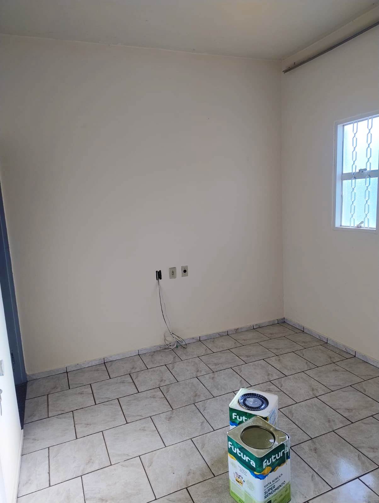 ÓTIMA CASA COM TRÊS DORMITÓRIOS PERTO DA MEZZALUNA