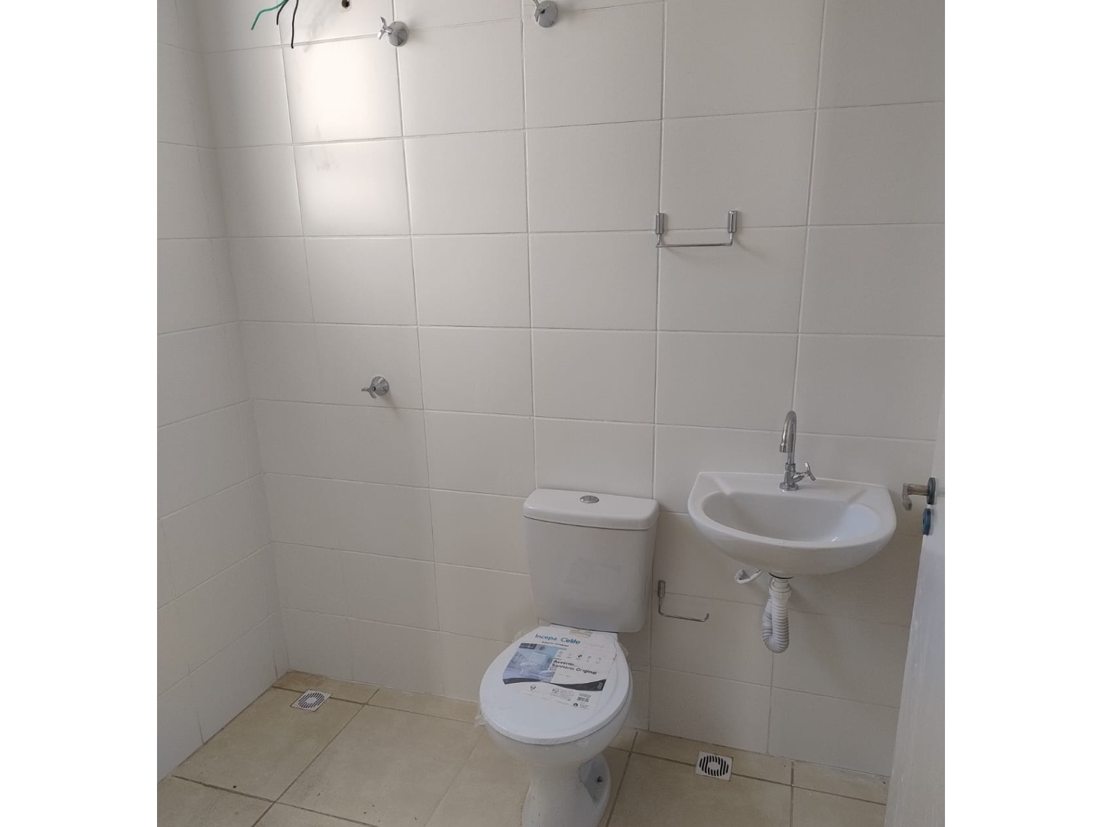 Rua Irmãos Buranello, 2600 - Casa B23 - Maria Areias Torres