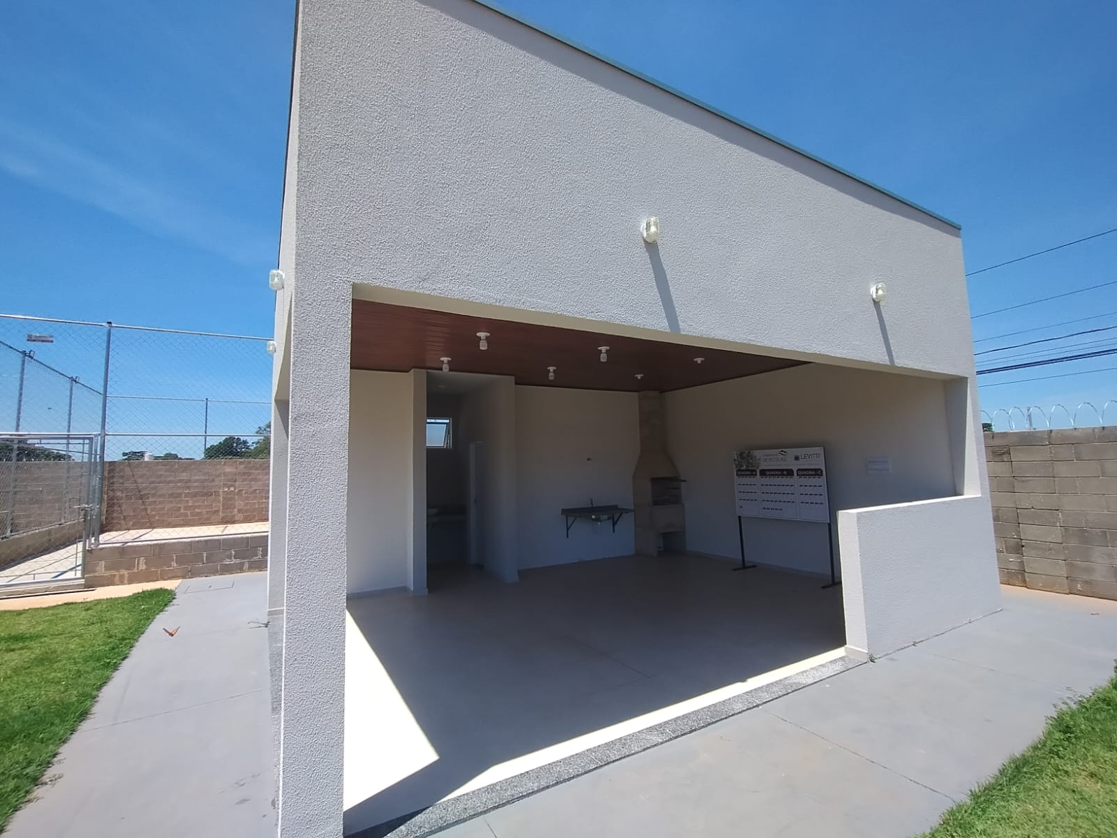 Rua Irmãos Buranello, 2600 - Casa B23 - Maria Areias Torres