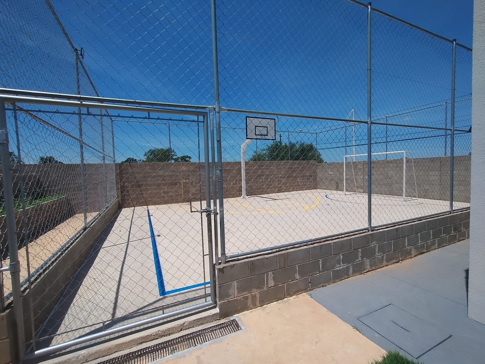 Rua Irmãos Buranello, 2600 - Casa B23 - Maria Areias Torres