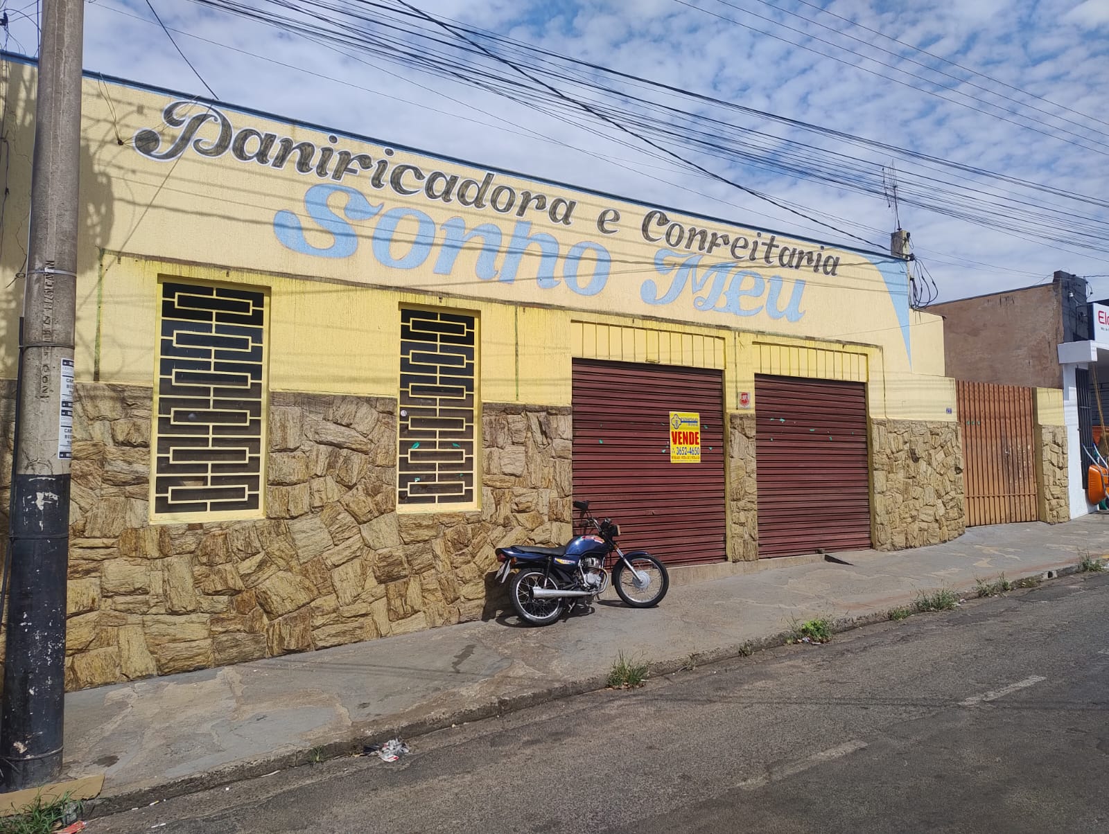 ÓTIMO IMÓVEL COMERCIAL NA RUA GIACOMO PARO 