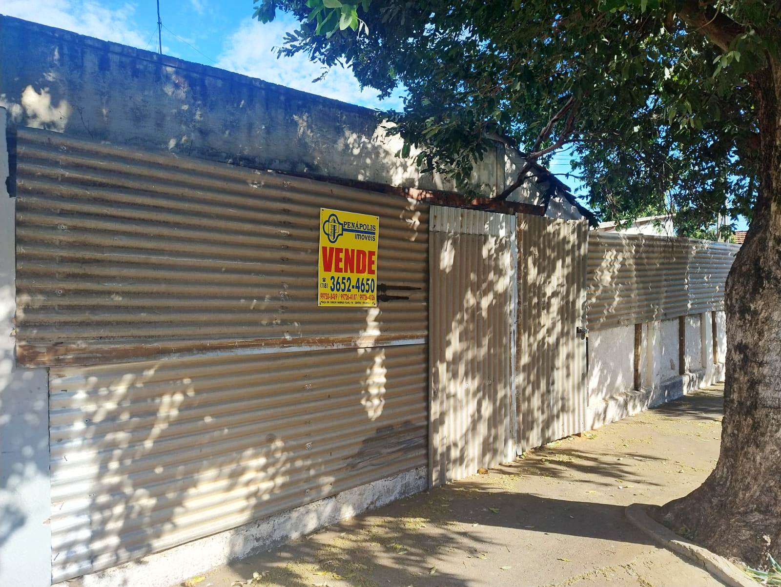 CASA SIMPLES COM EXCELENTE TERRENO NA VILA FÁTIMA
