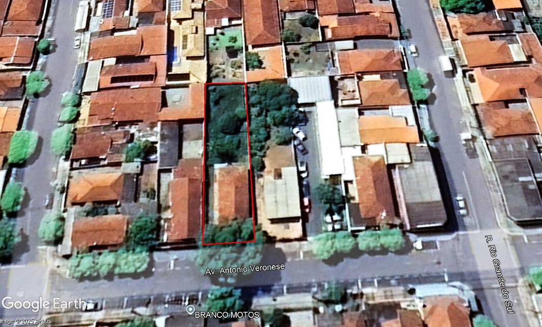 CASA SIMPLES COM EXCELENTE TERRENO NA VILA FÁTIMA