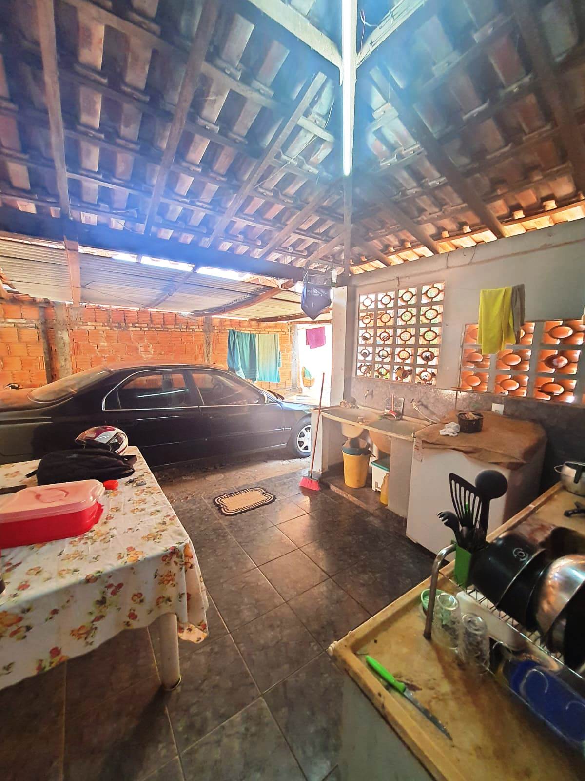 CASA COM AMPLO TERRENO NO CIDADE JARDIM