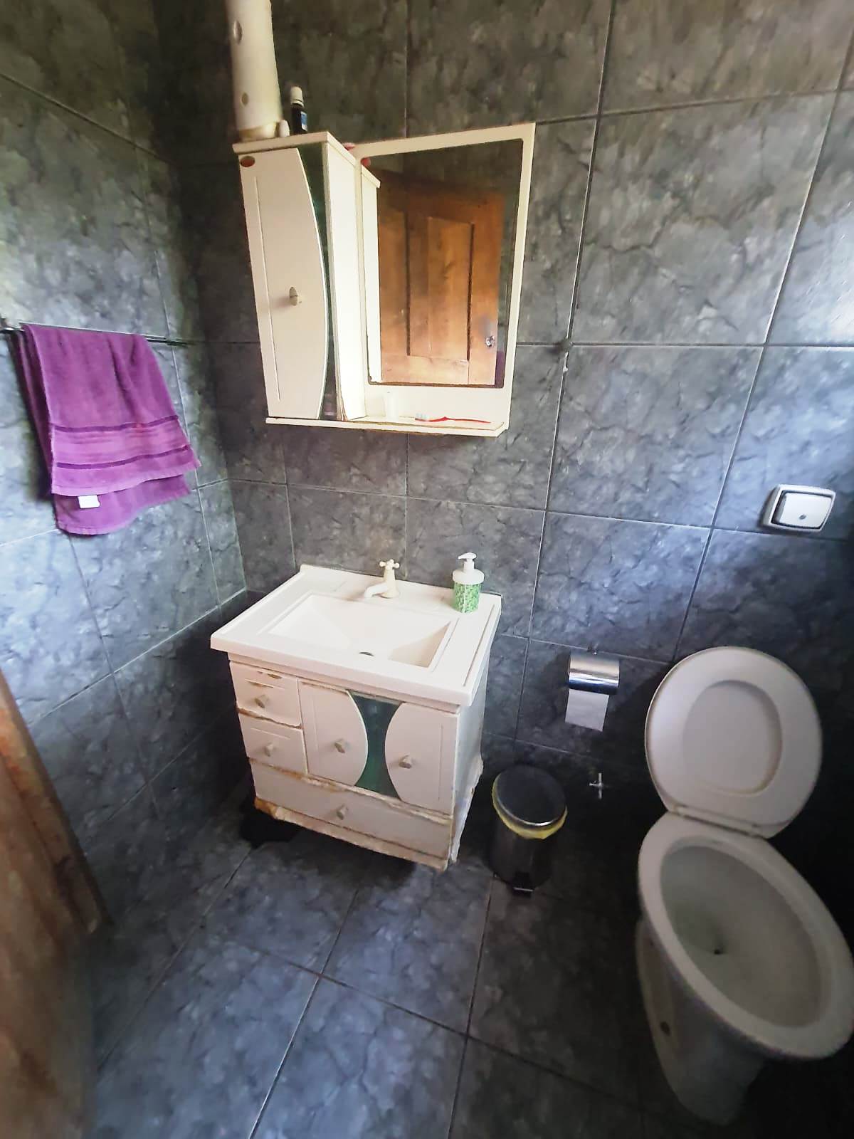 CASA COM AMPLO TERRENO NO CIDADE JARDIM