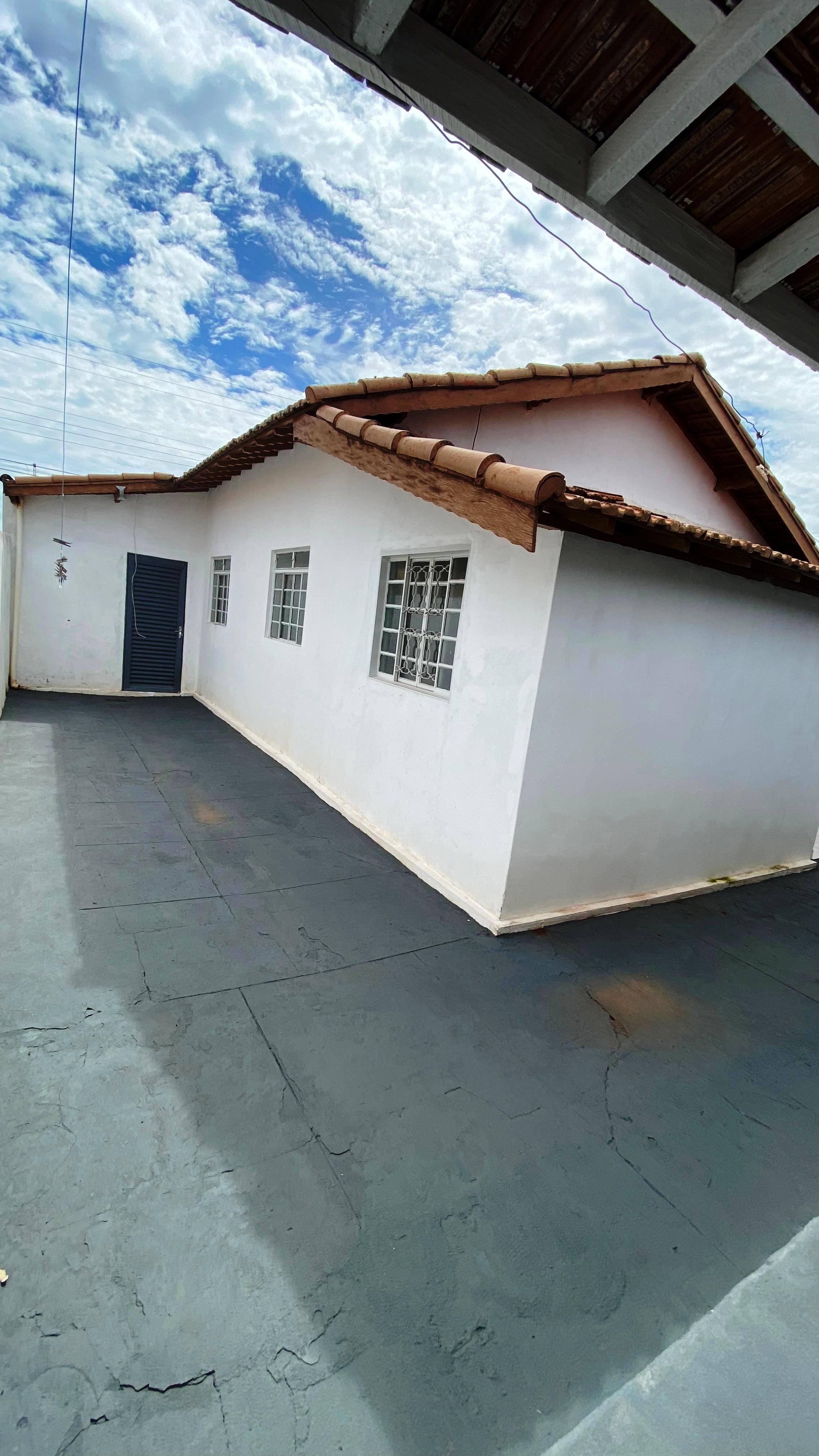 ÓTIMA CASA NO BAIRRO SANTA TEREZINHA