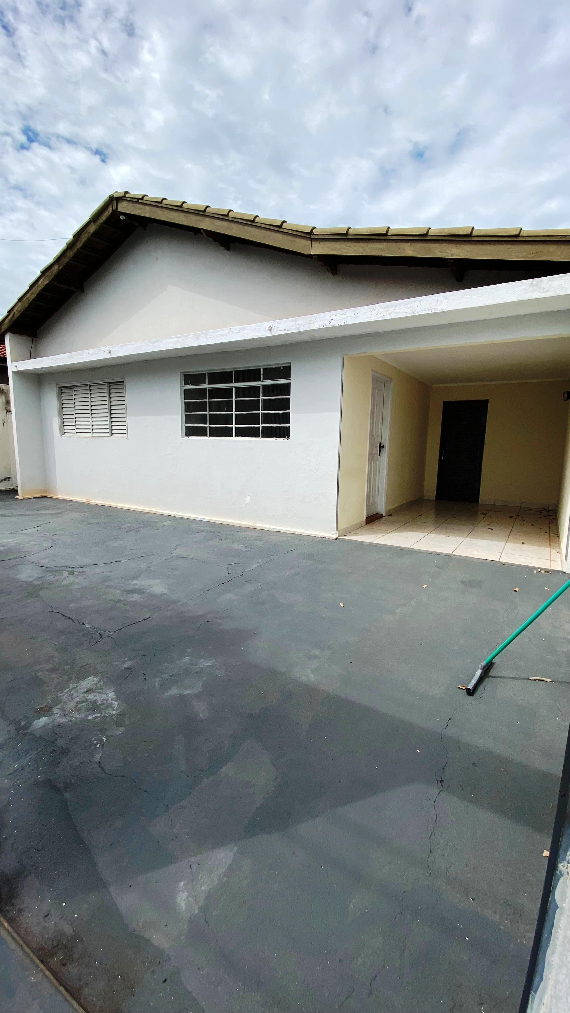 ÓTIMA CASA NO BAIRRO SANTA TEREZINHA