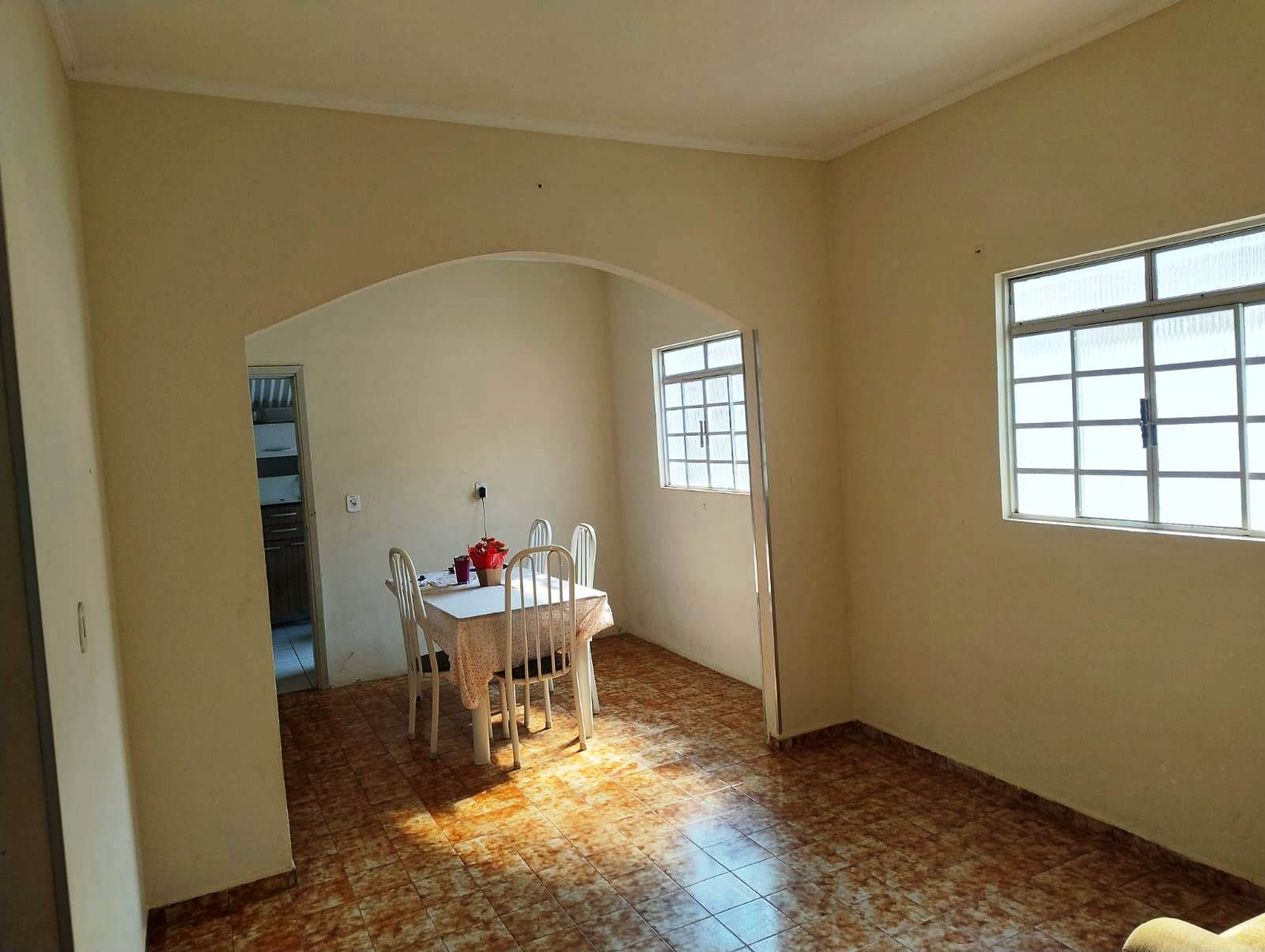 ÓTIMA CASA NO BAIRRO SANTA TEREZINHA
