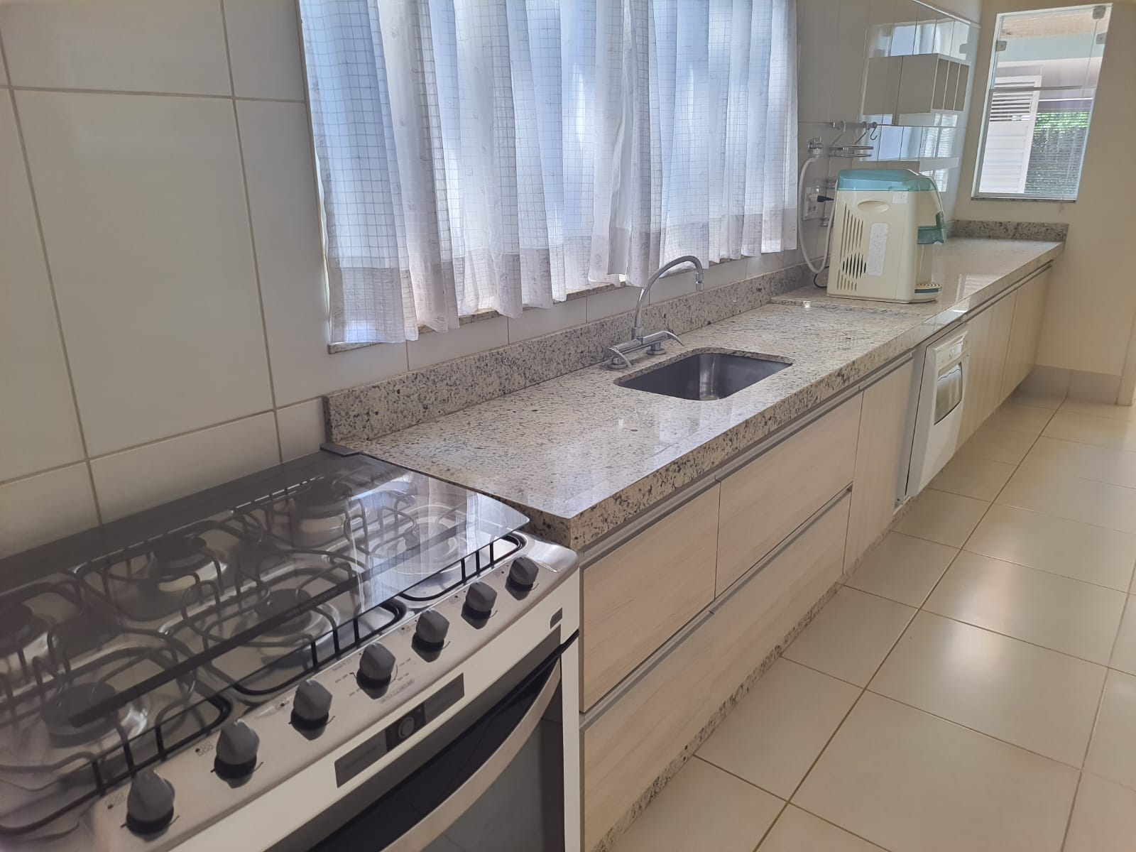 ÓTIMA CASA COM 4 DORMITÓRIOS NO CENTRO