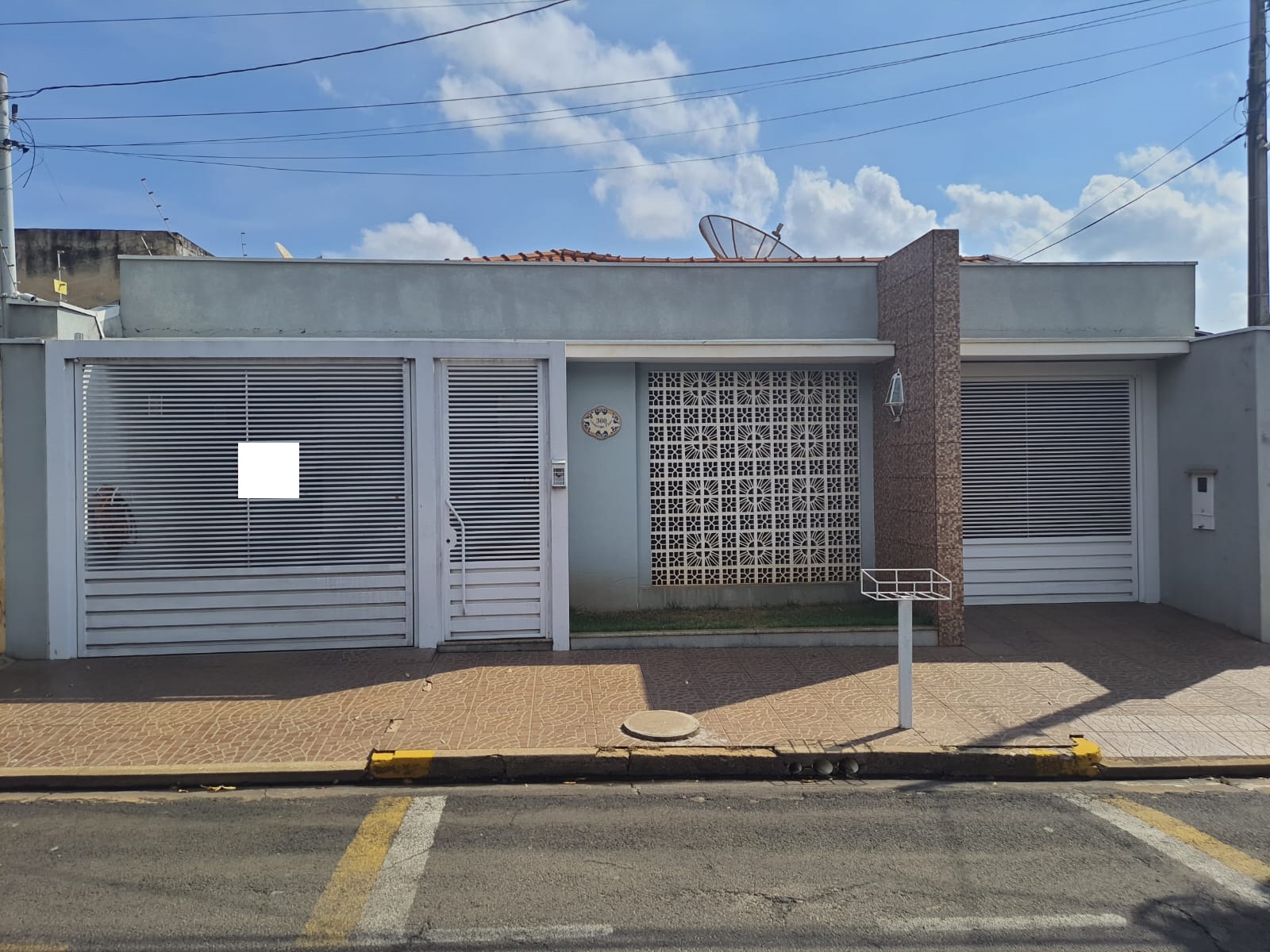 ÓTIMA CASA COM 4 DORMITÓRIOS NO CENTRO