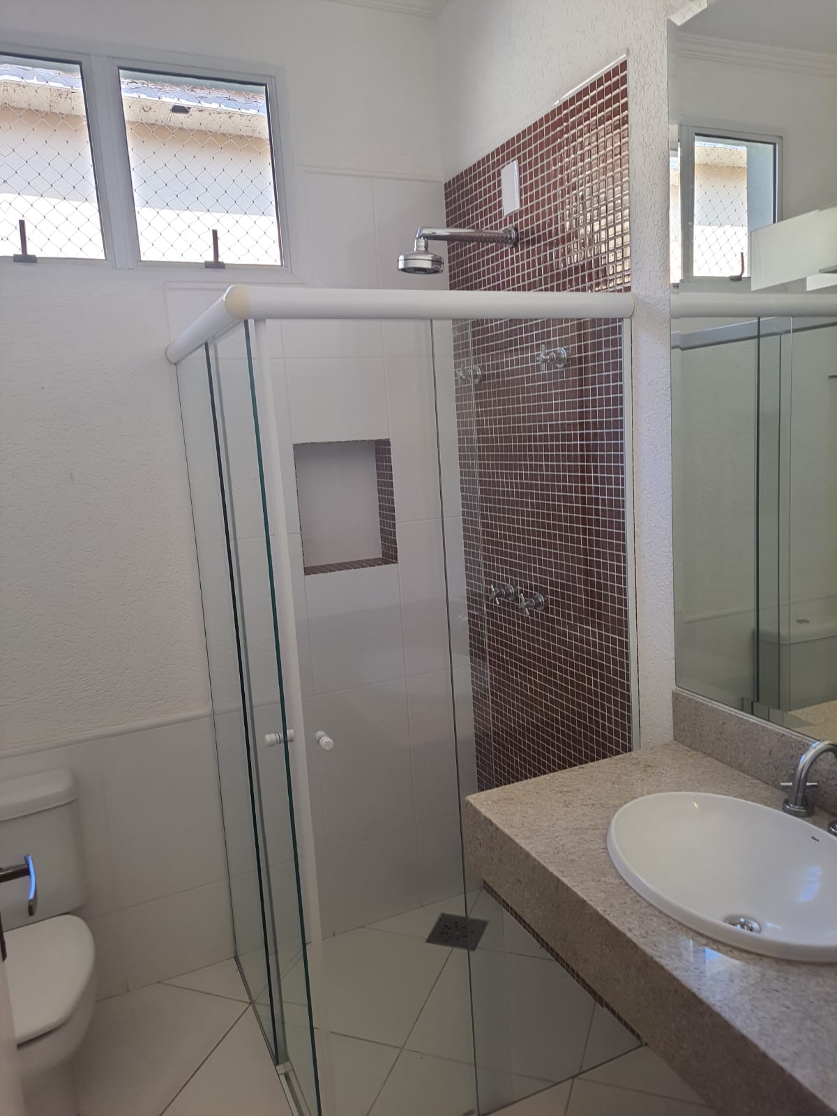 ÓTIMA CASA COM 4 DORMITÓRIOS NO CENTRO
