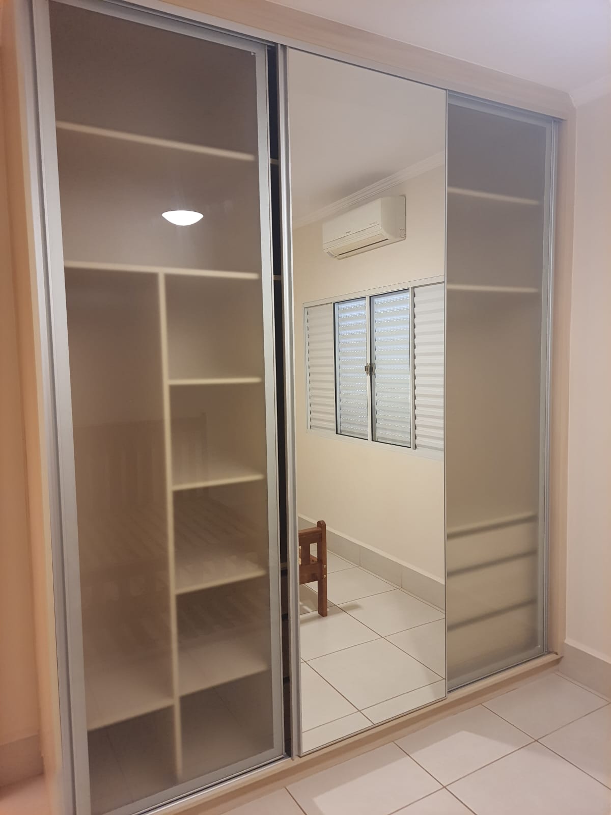 ÓTIMA CASA COM 4 DORMITÓRIOS NO CENTRO