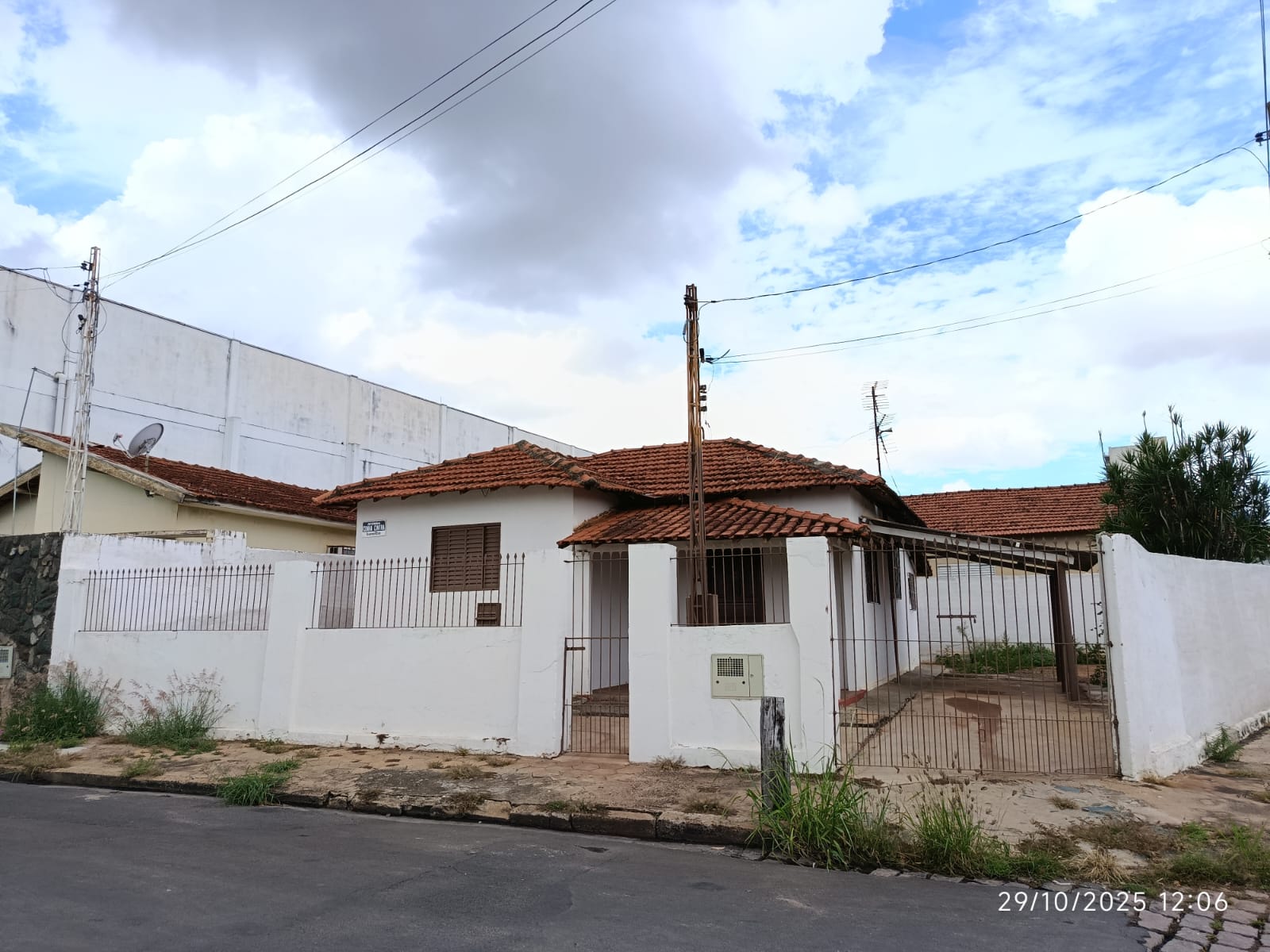 Avenida Cunha Cintra, 88 A - Jardim