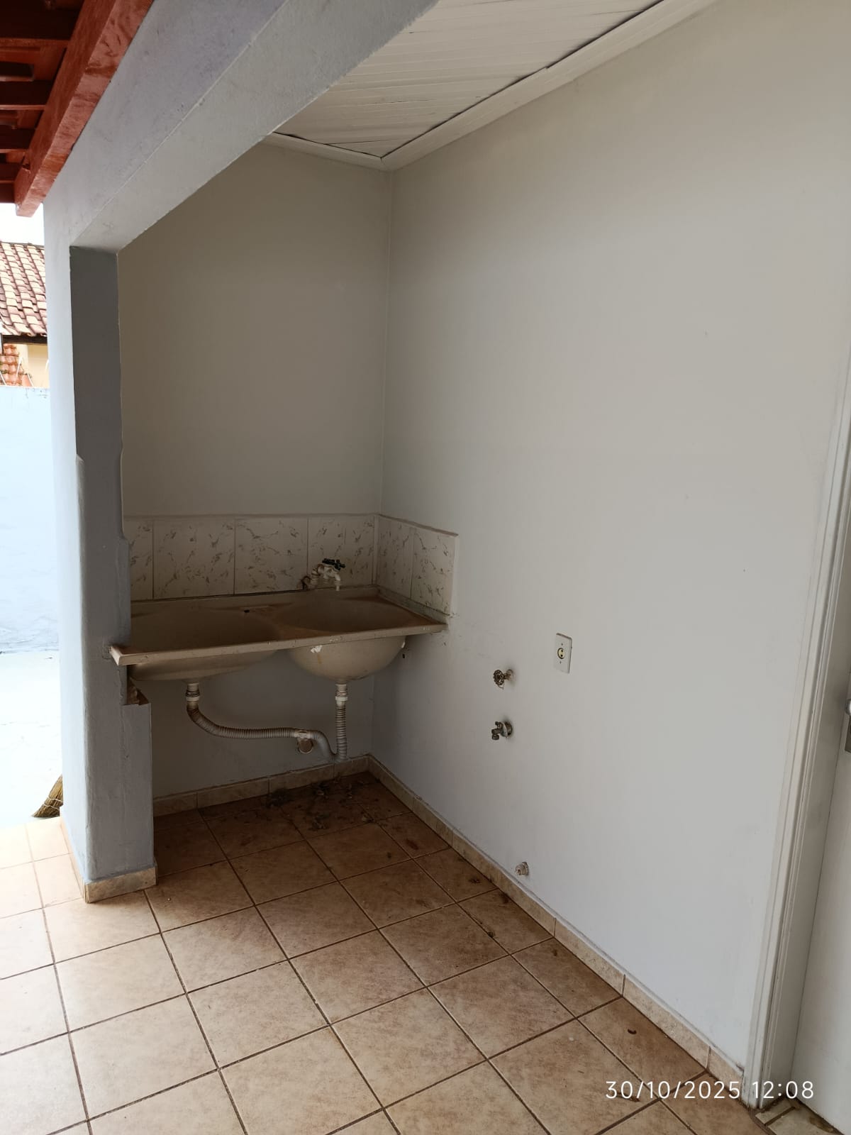 Rua Brasil, 1074 - Vila Martins