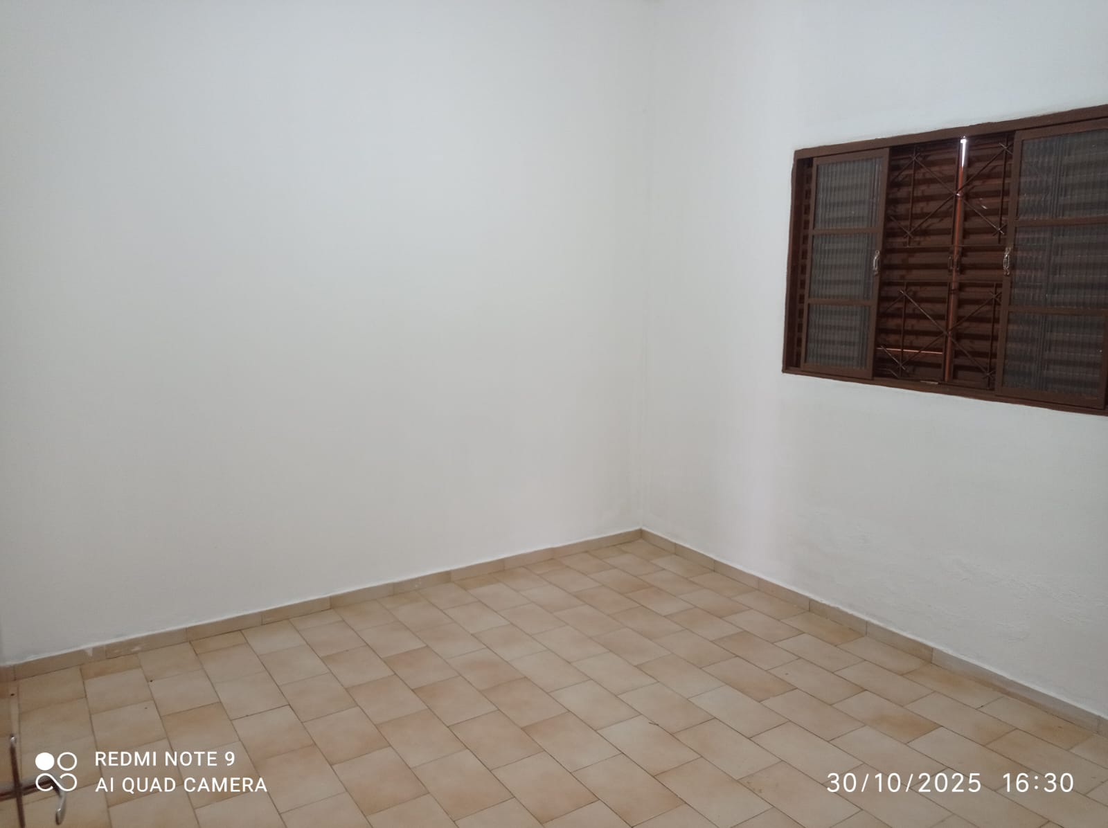 Rua Quinze de Novembro, 1245 - Vila Edejama