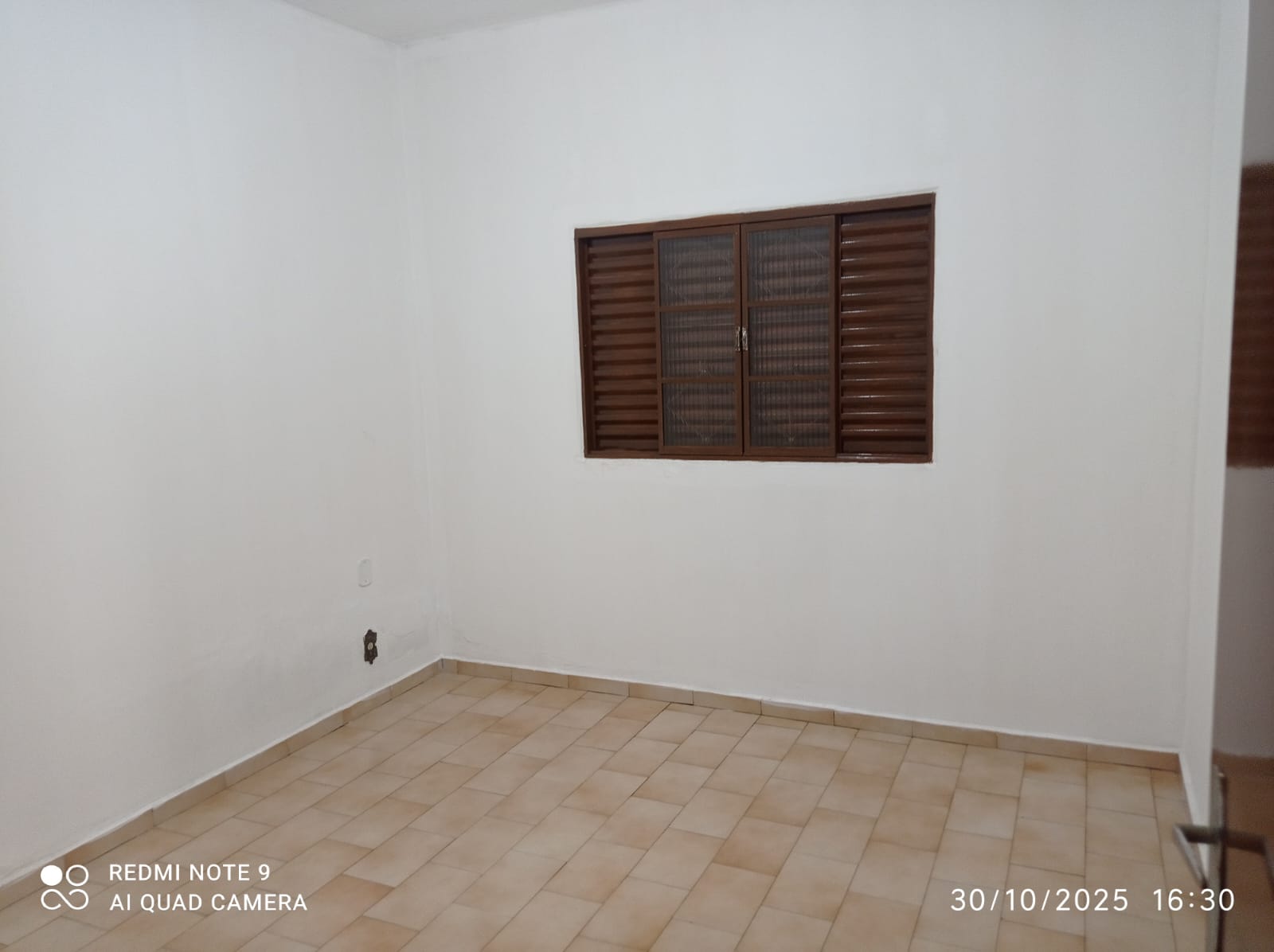 Rua Quinze de Novembro, 1245 - Vila Edejama