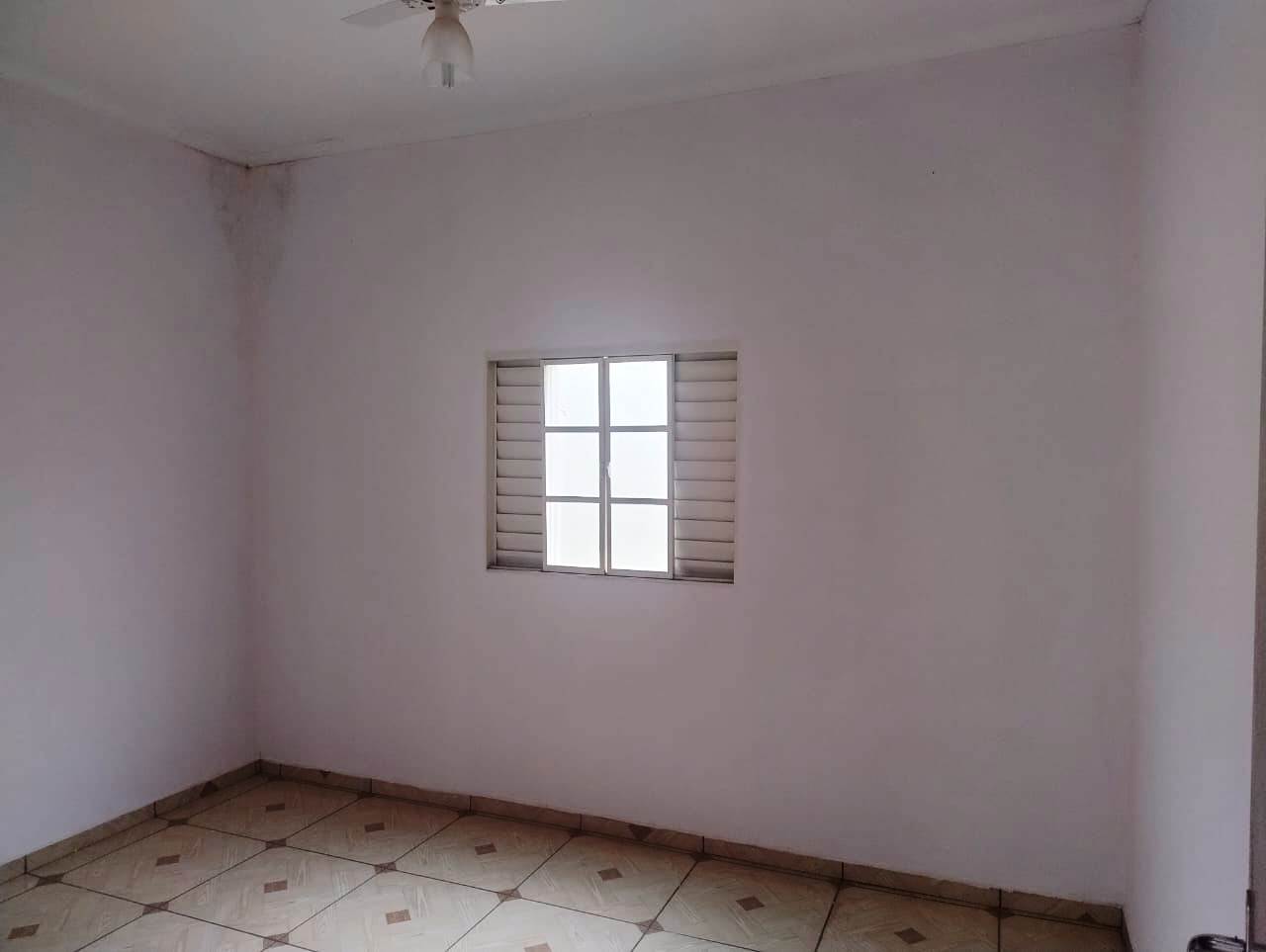 ÓTIMA CASA NO BAIRRO MONREAL