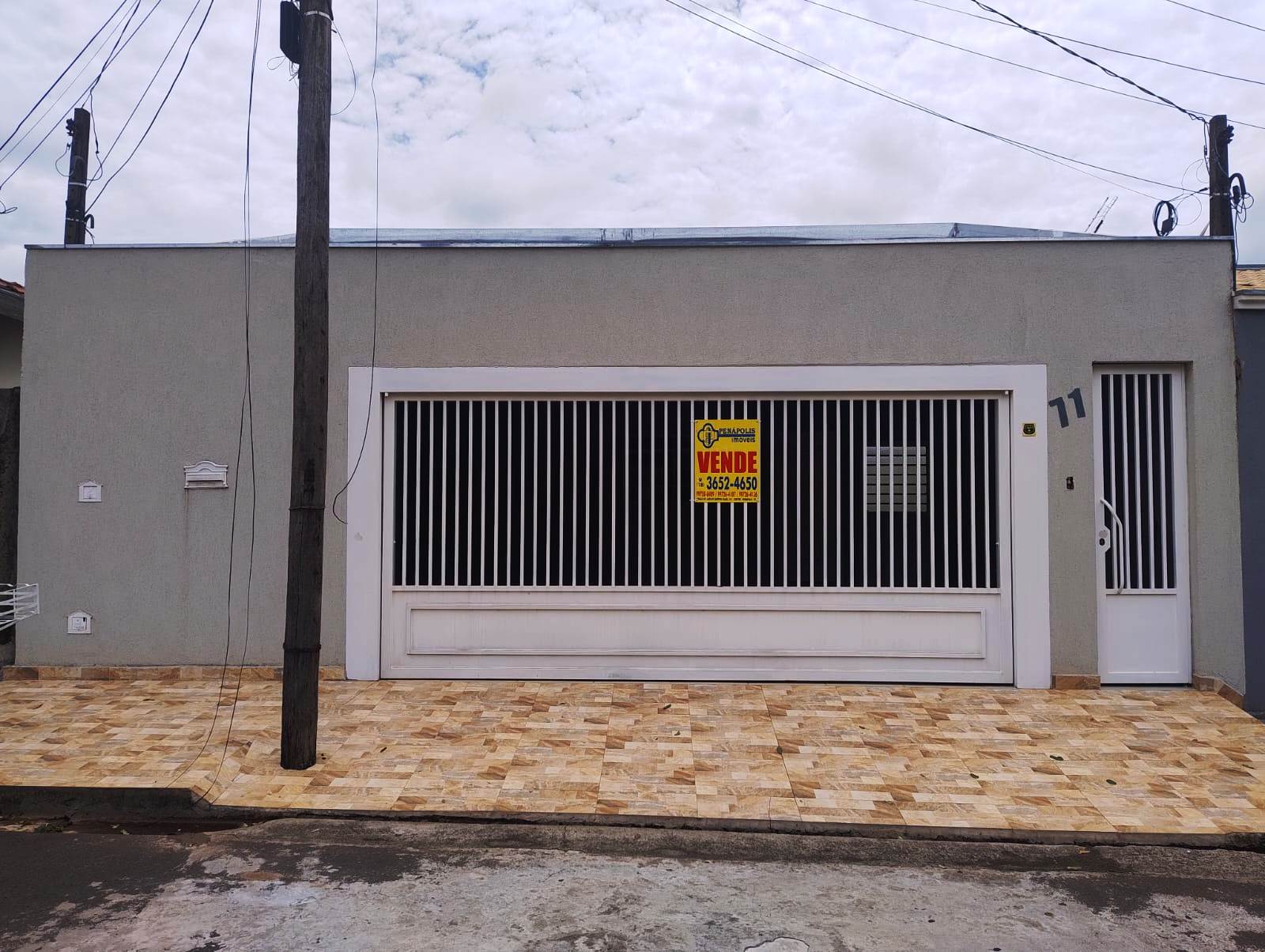 ÓTIMA CASA NO BAIRRO MONREAL