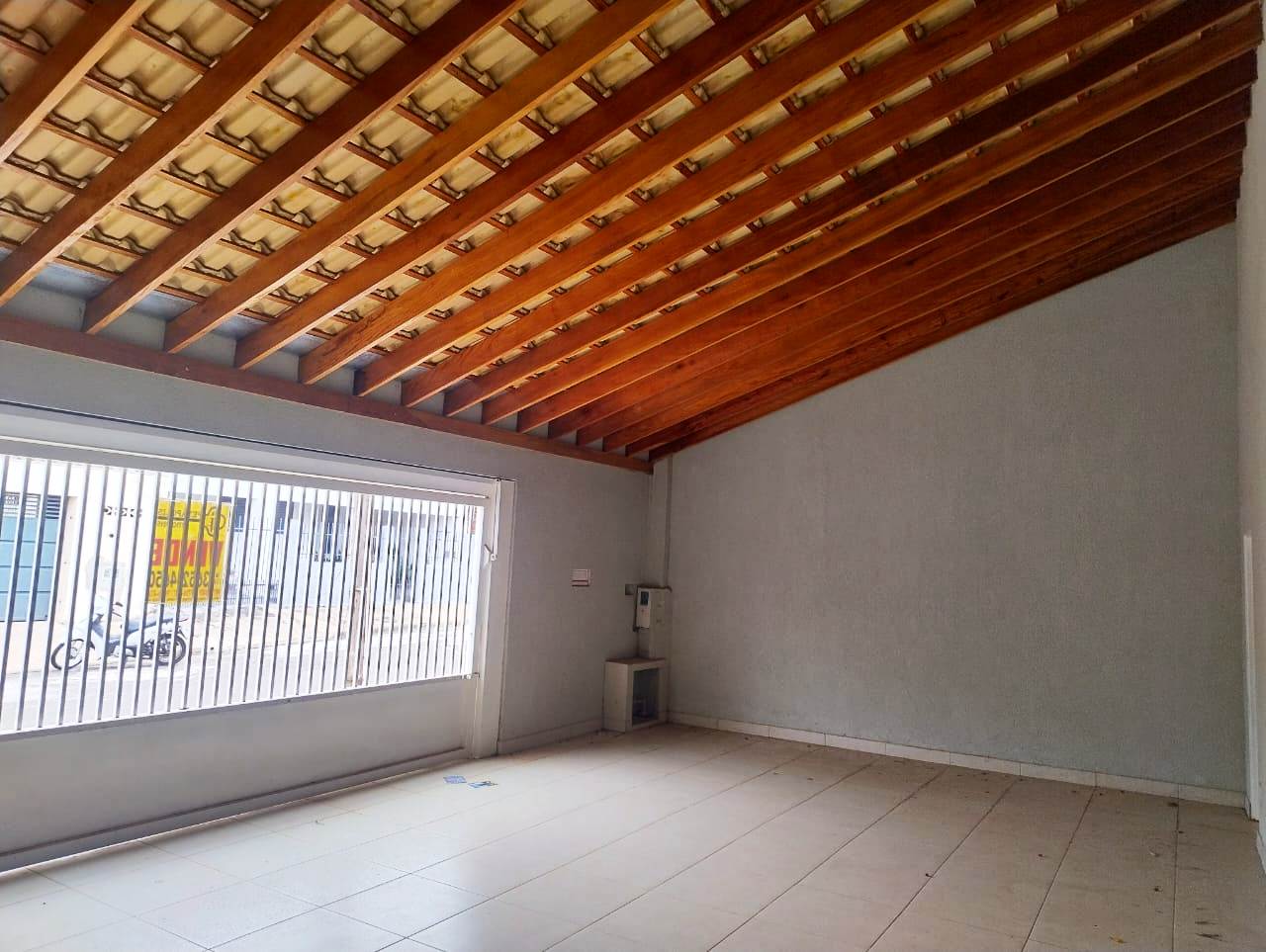 ÓTIMA CASA NO BAIRRO MONREAL