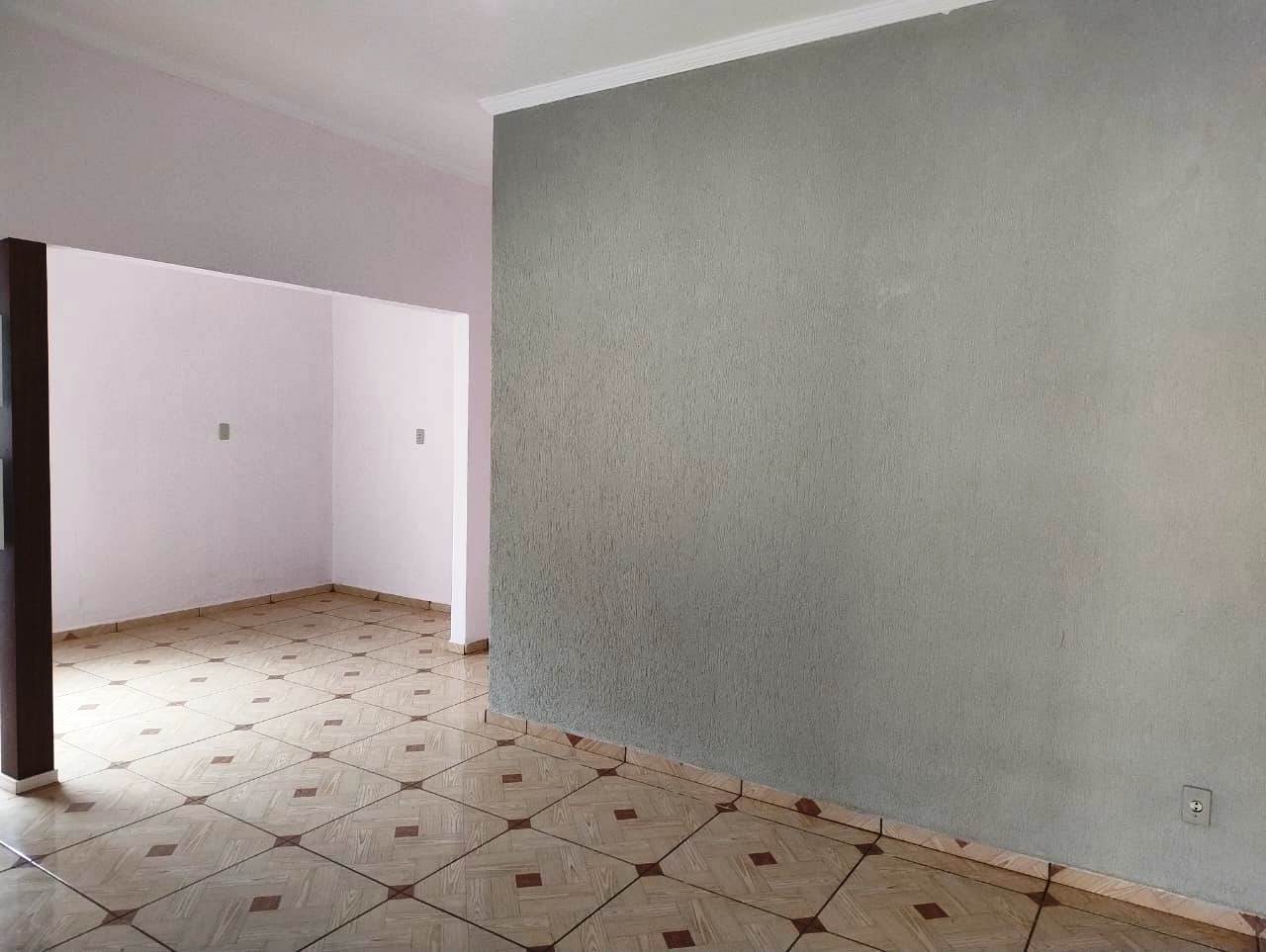 ÓTIMA CASA NO BAIRRO MONREAL