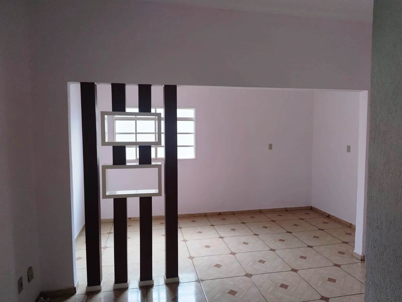 ÓTIMA CASA NO BAIRRO MONREAL