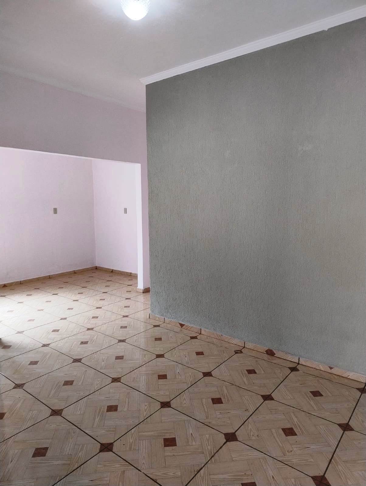 ÓTIMA CASA NO BAIRRO MONREAL