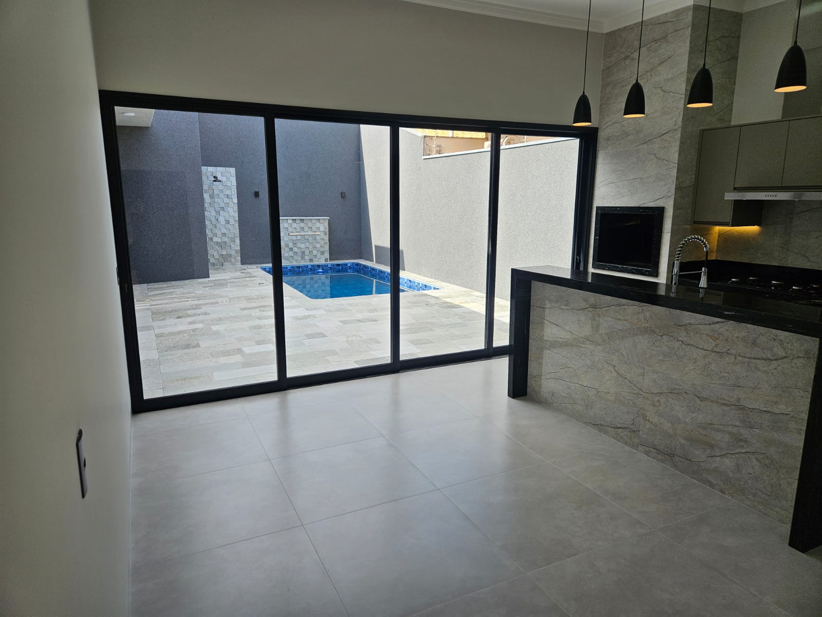 LINDA CASA NOVA NO JARDIM DO LAGO 3