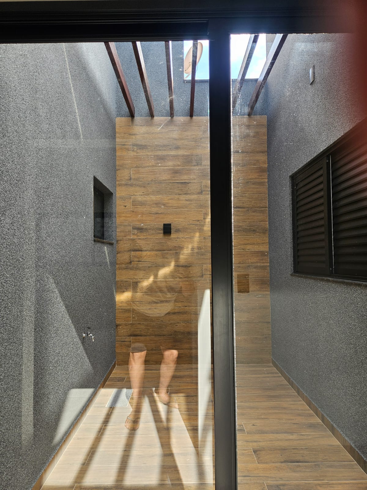 LINDA CASA NOVA NO JARDIM DO LAGO 3