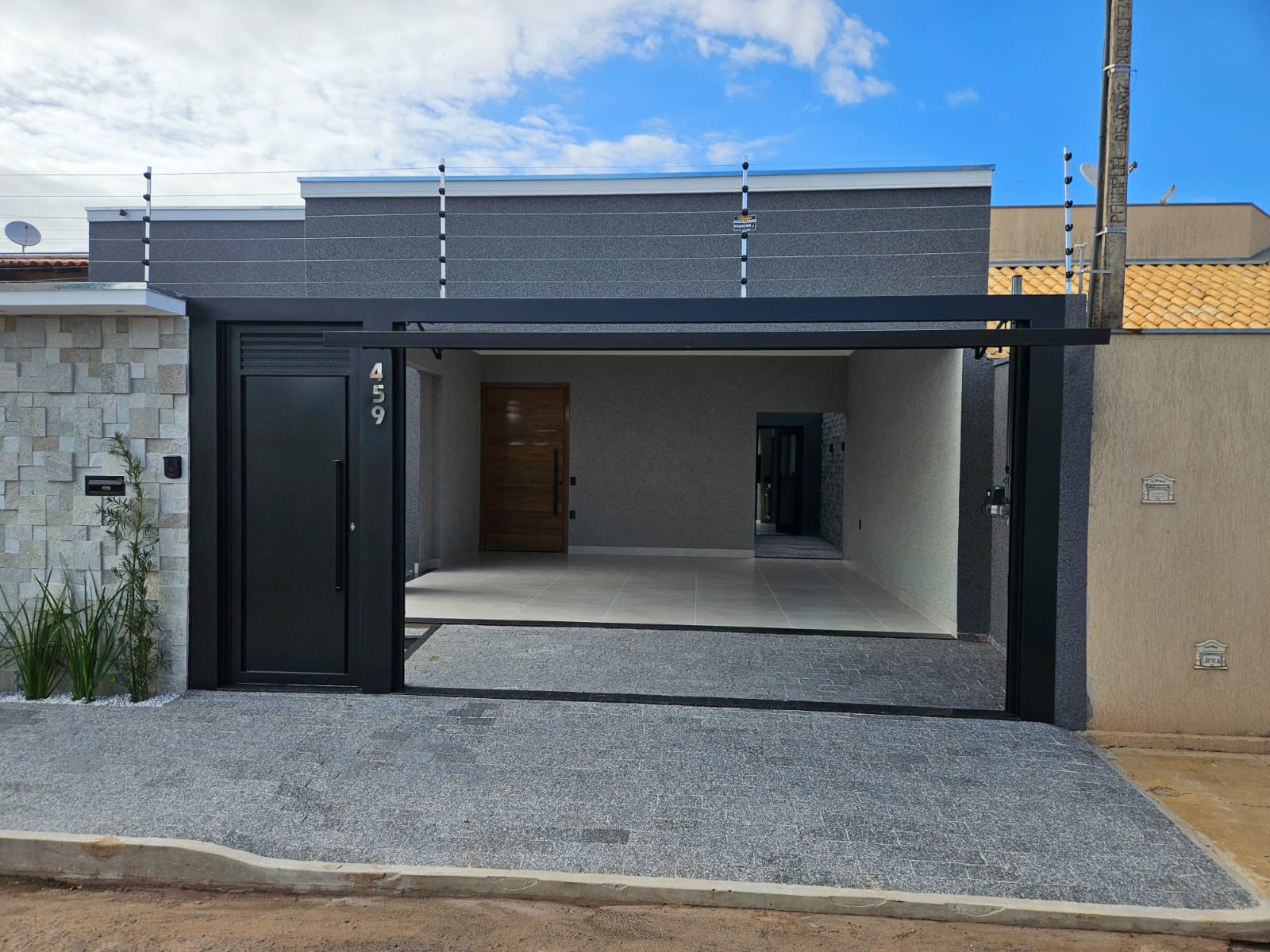 LINDA CASA NOVA NO JARDIM DO LAGO 3