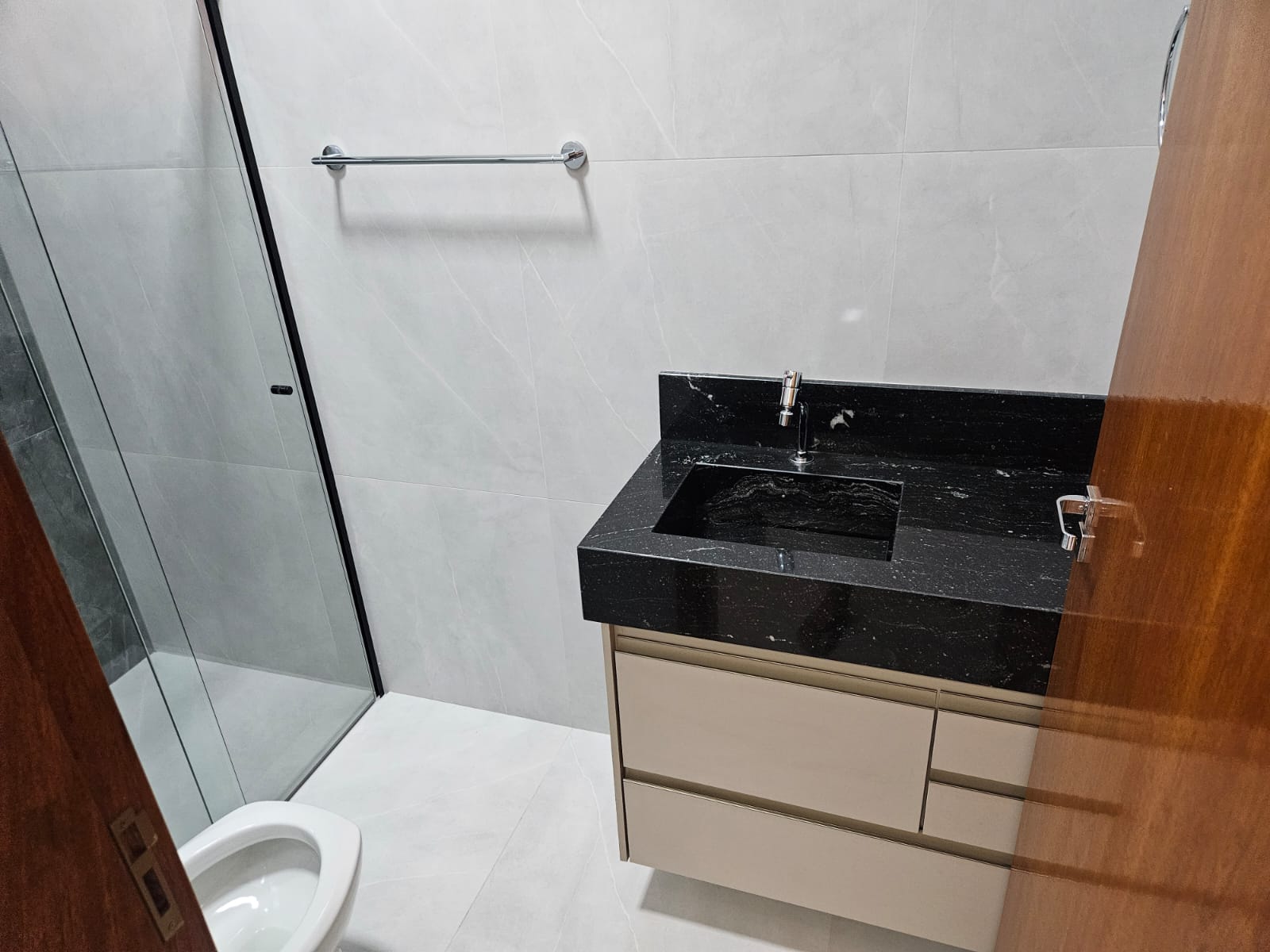 LINDA CASA NOVA NO JARDIM DO LAGO 3