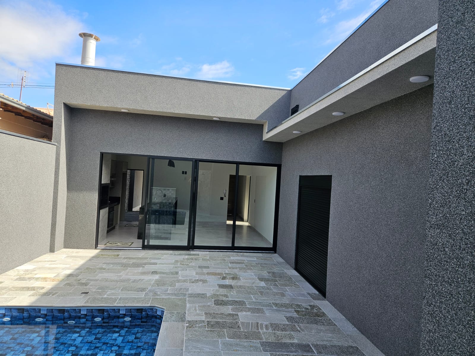 LINDA CASA NOVA NO JARDIM DO LAGO 3