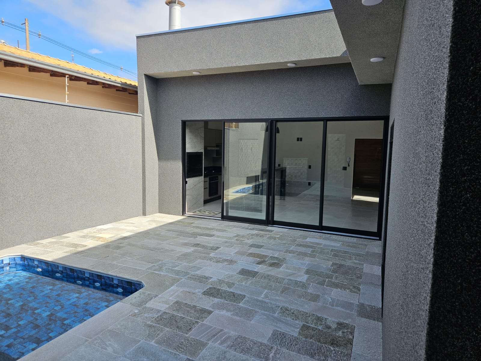 LINDA CASA NOVA NO JARDIM DO LAGO 3