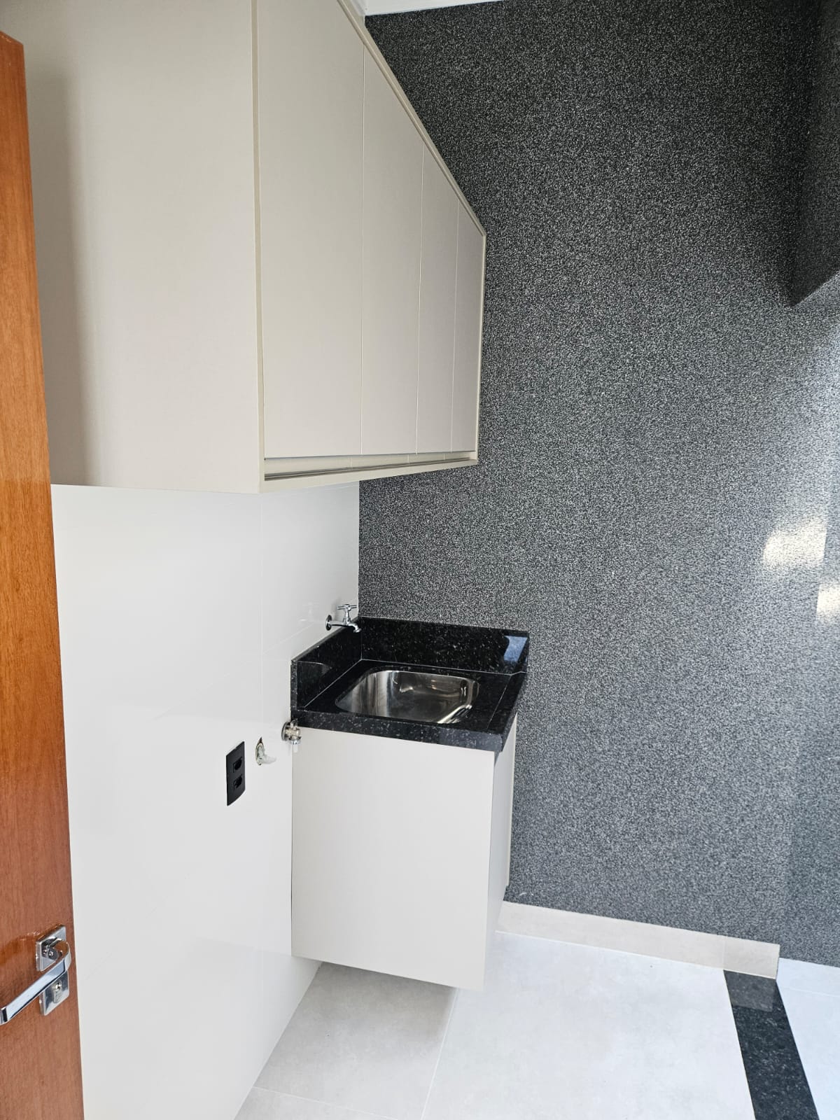 LINDA CASA NOVA NO JARDIM DO LAGO 3