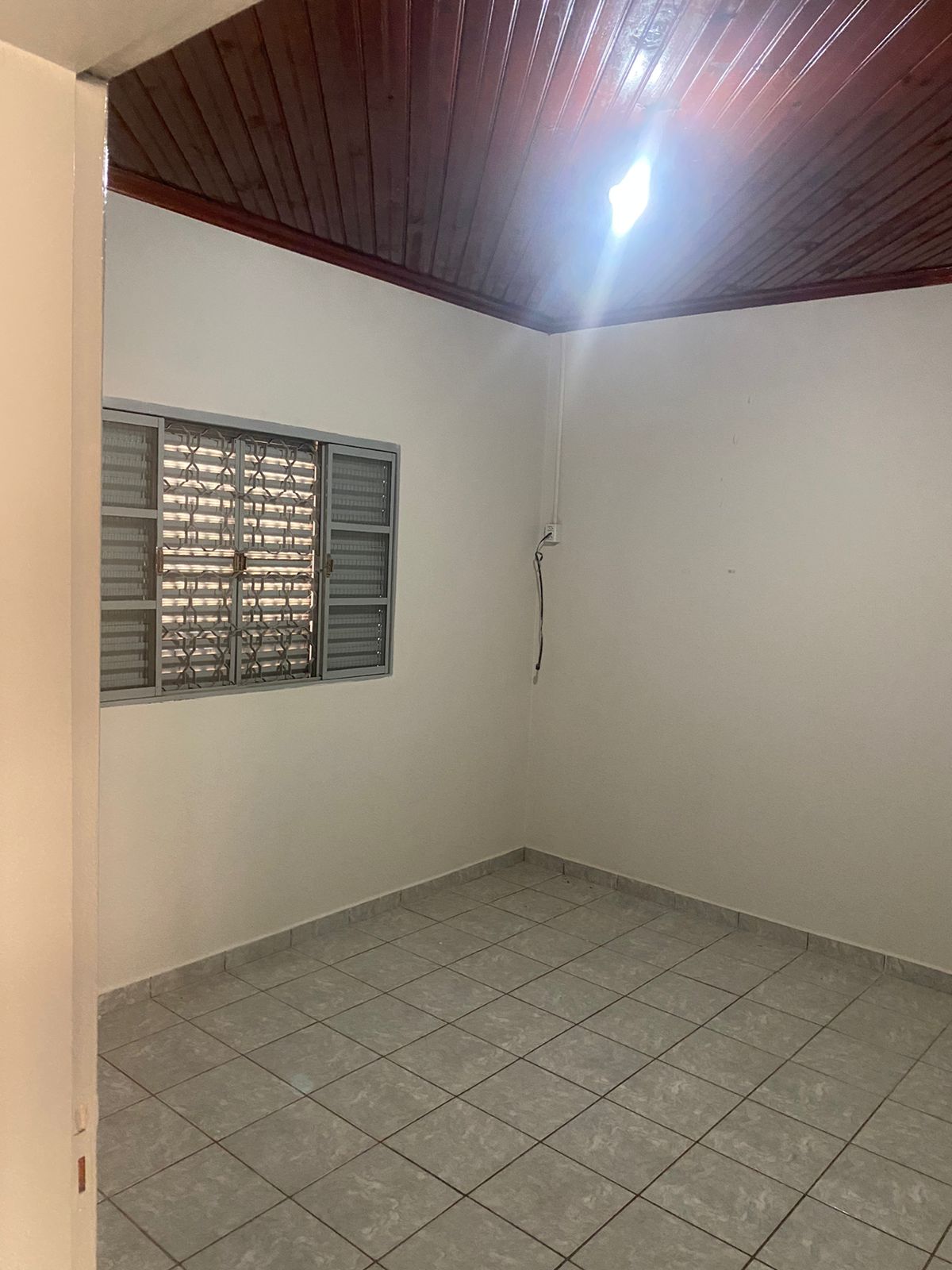 ÓTIMA CASA COM SUÍTE NO MONREAL