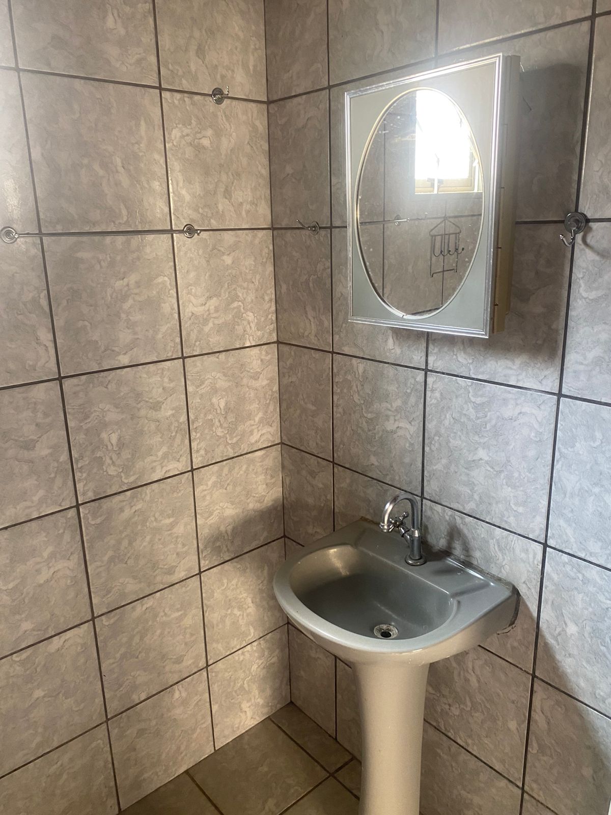 ÓTIMA CASA COM SUÍTE NO MONREAL