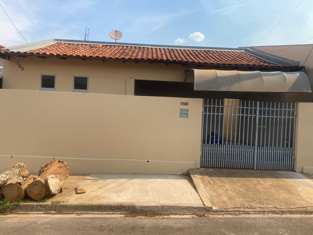 ÓTIMA CASA COM SUÍTE NO MONREAL