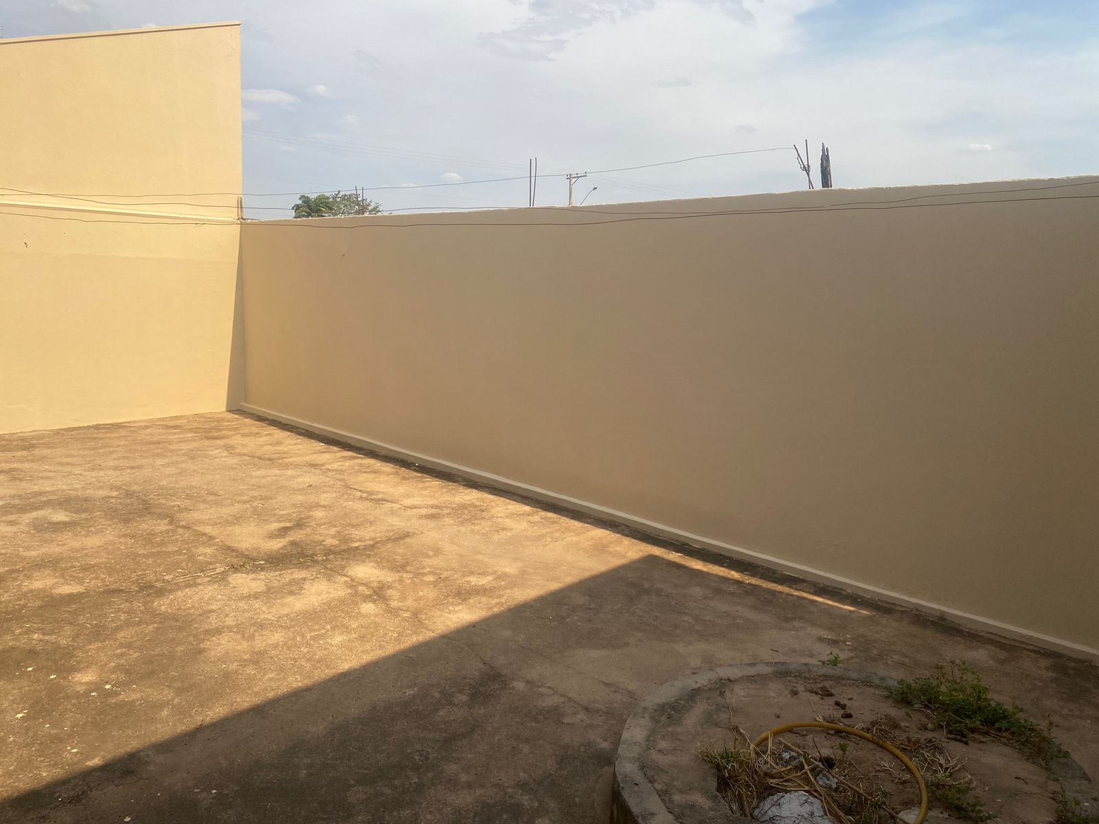 ÓTIMA CASA COM SUÍTE NO MONREAL