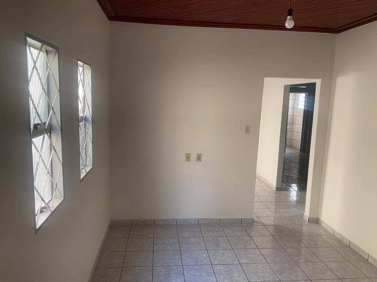 ÓTIMA CASA COM SUÍTE NO MONREAL