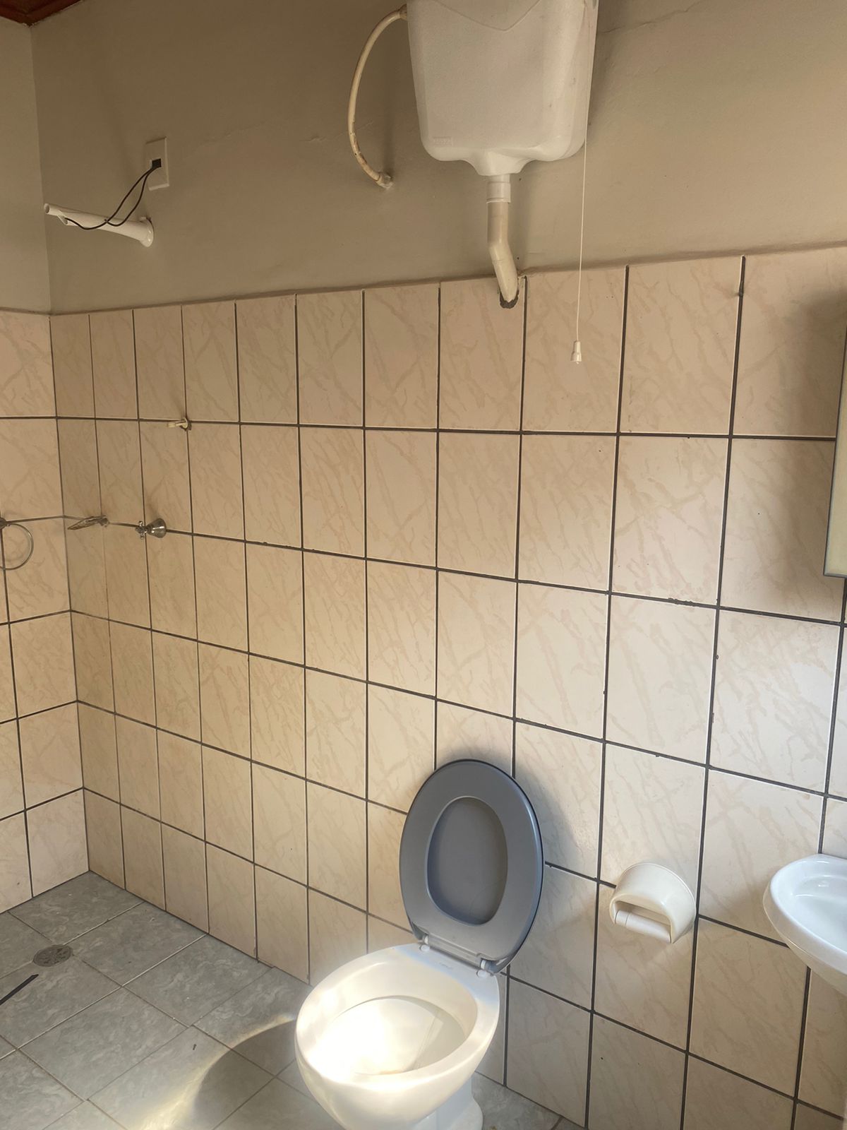 ÓTIMA CASA COM SUÍTE NO MONREAL