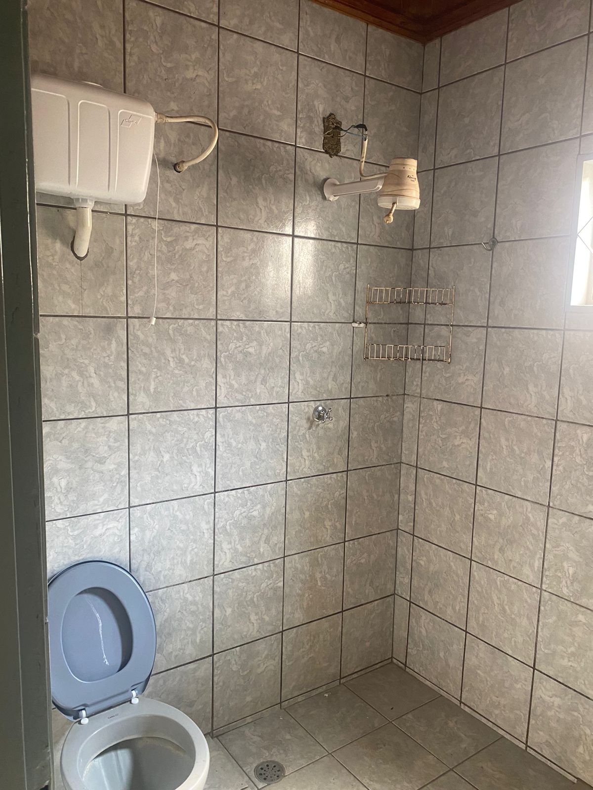 ÓTIMA CASA COM SUÍTE NO MONREAL