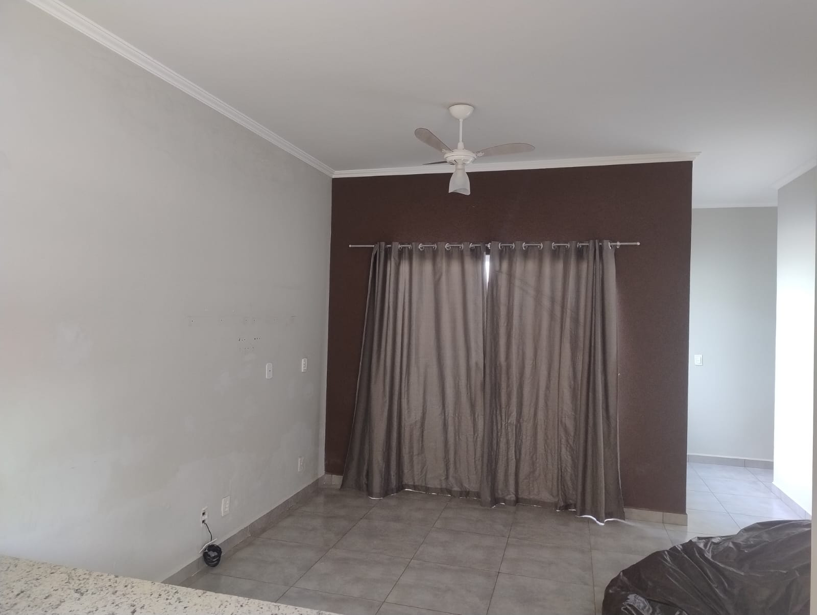 ÓTIMA CASA COM SALÃO COMERCIAL NO BAIRRO ANTONIO FERREIRA 