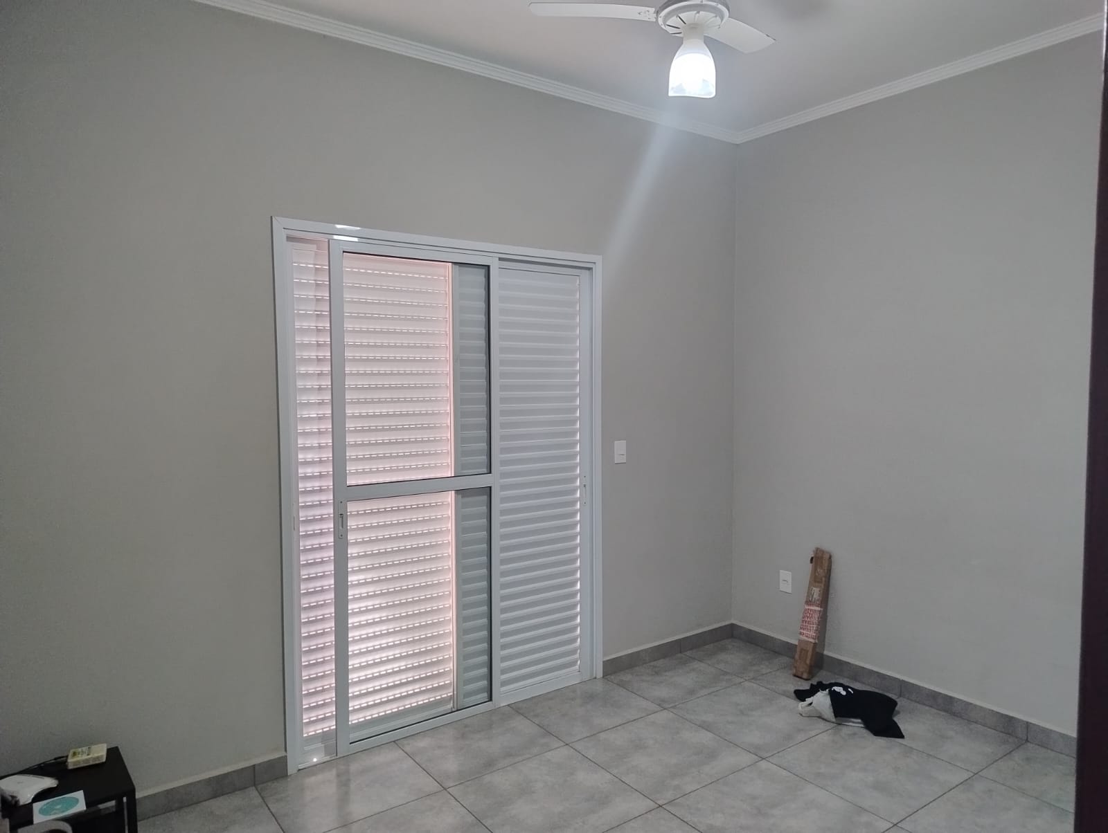 ÓTIMA CASA COM SALÃO COMERCIAL NO BAIRRO ANTONIO FERREIRA 