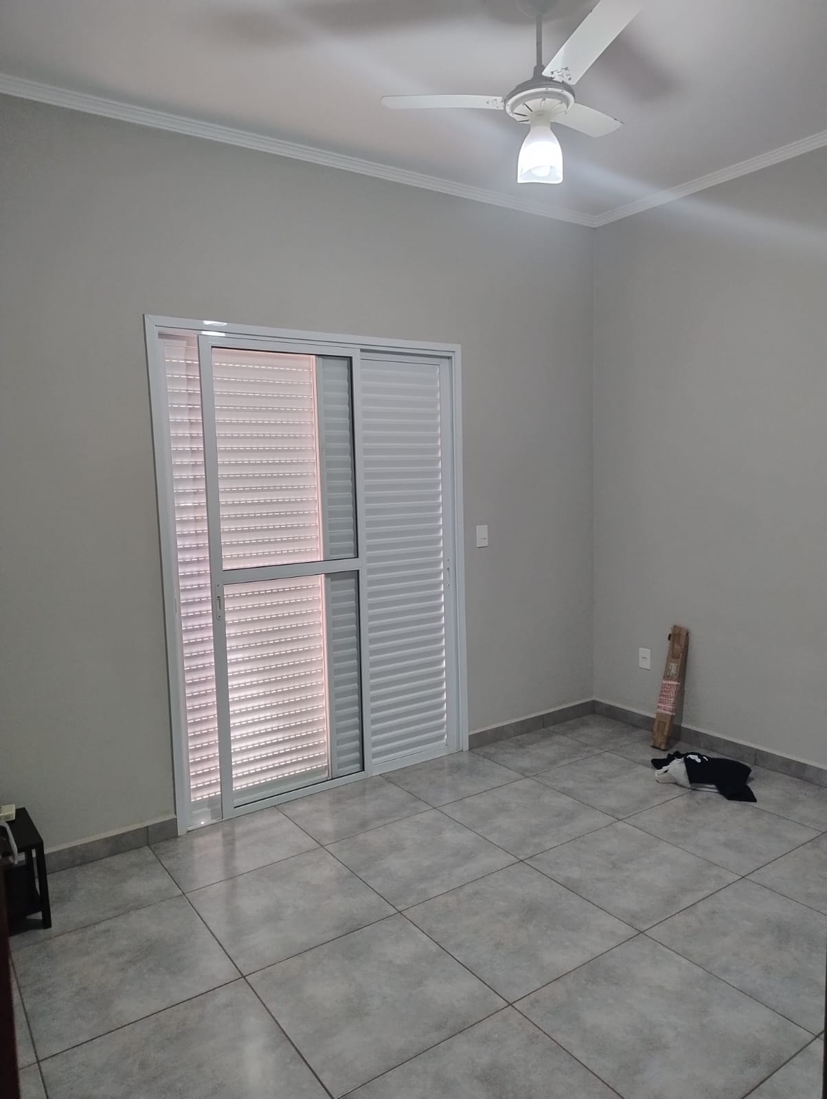 ÓTIMA CASA COM SALÃO COMERCIAL NO BAIRRO ANTONIO FERREIRA 