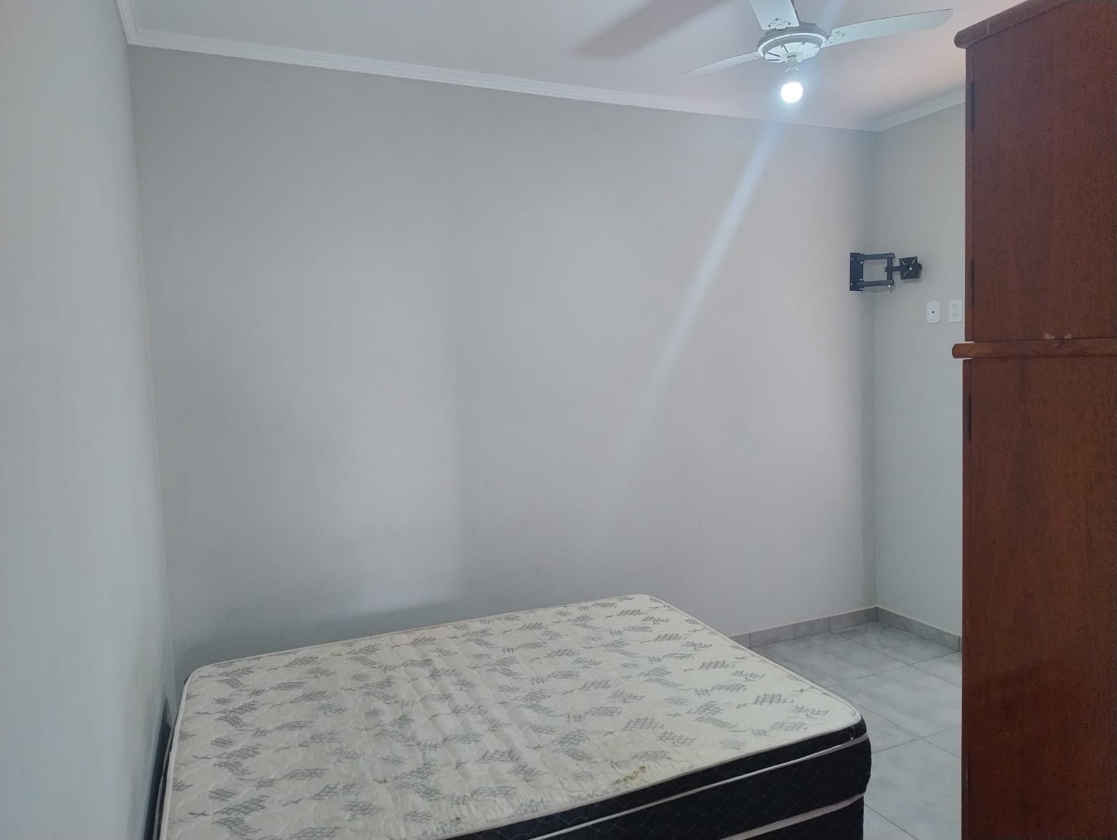 ÓTIMA CASA COM SALÃO COMERCIAL NO BAIRRO ANTONIO FERREIRA 