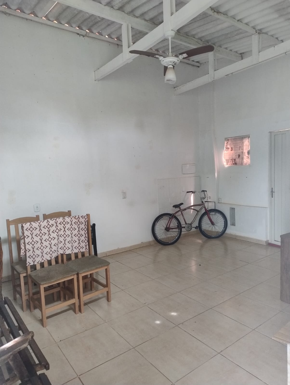 ÓTIMA CASA COM SALÃO COMERCIAL NO BAIRRO ANTONIO FERREIRA 